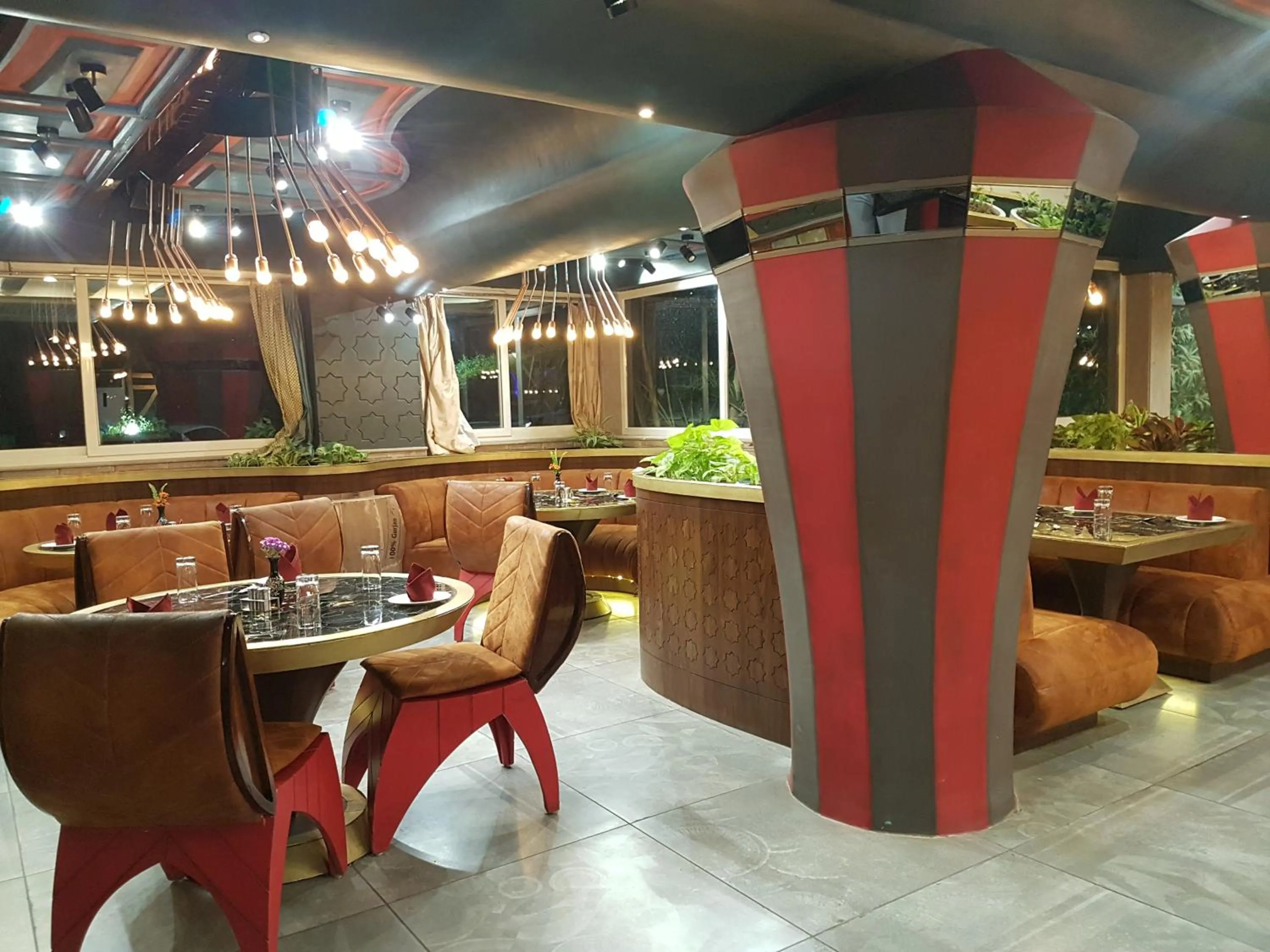 Restaurant/places to eat in Chacha Inn The Garden Retreat