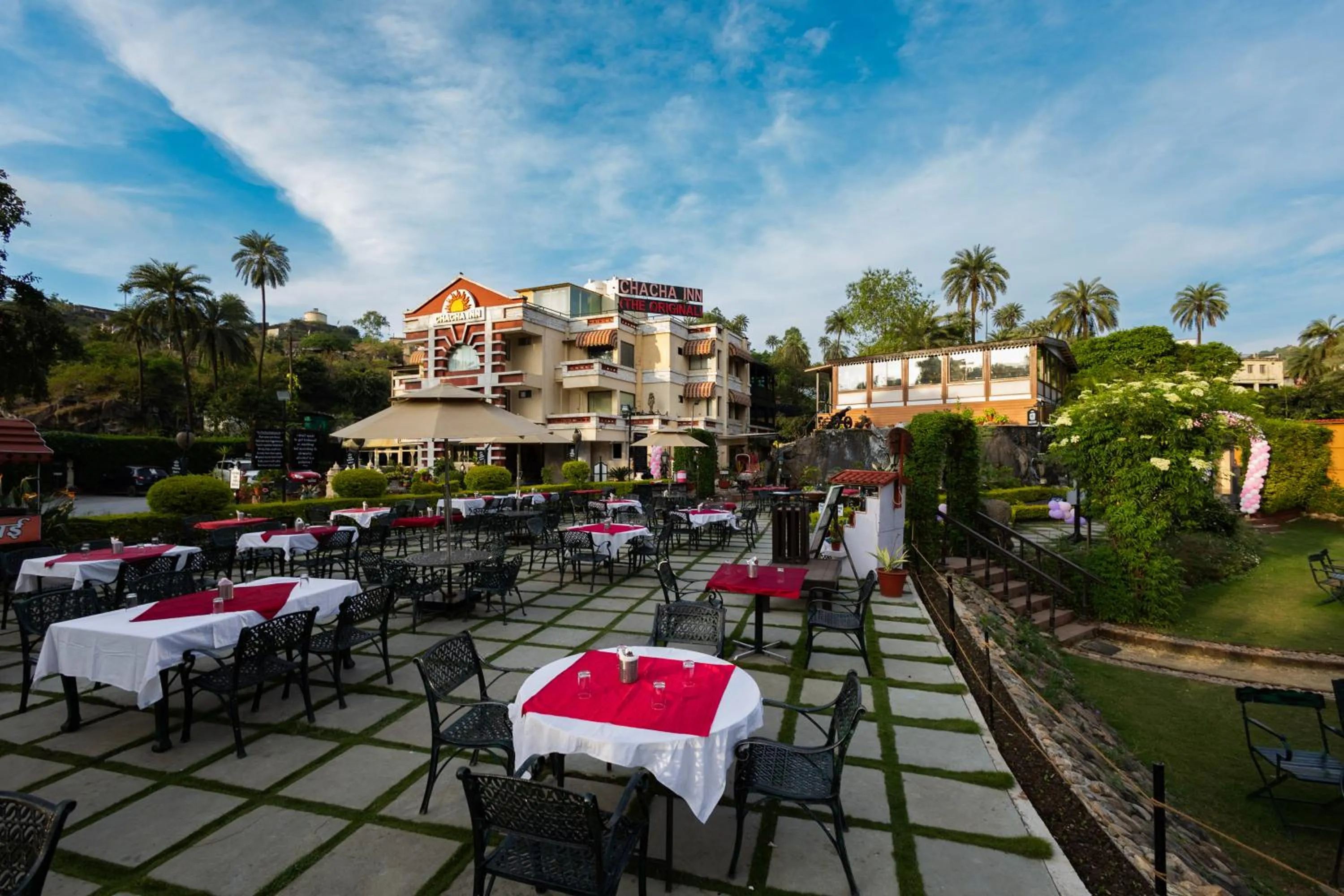 Restaurant/places to eat in Chacha Inn The Garden Retreat