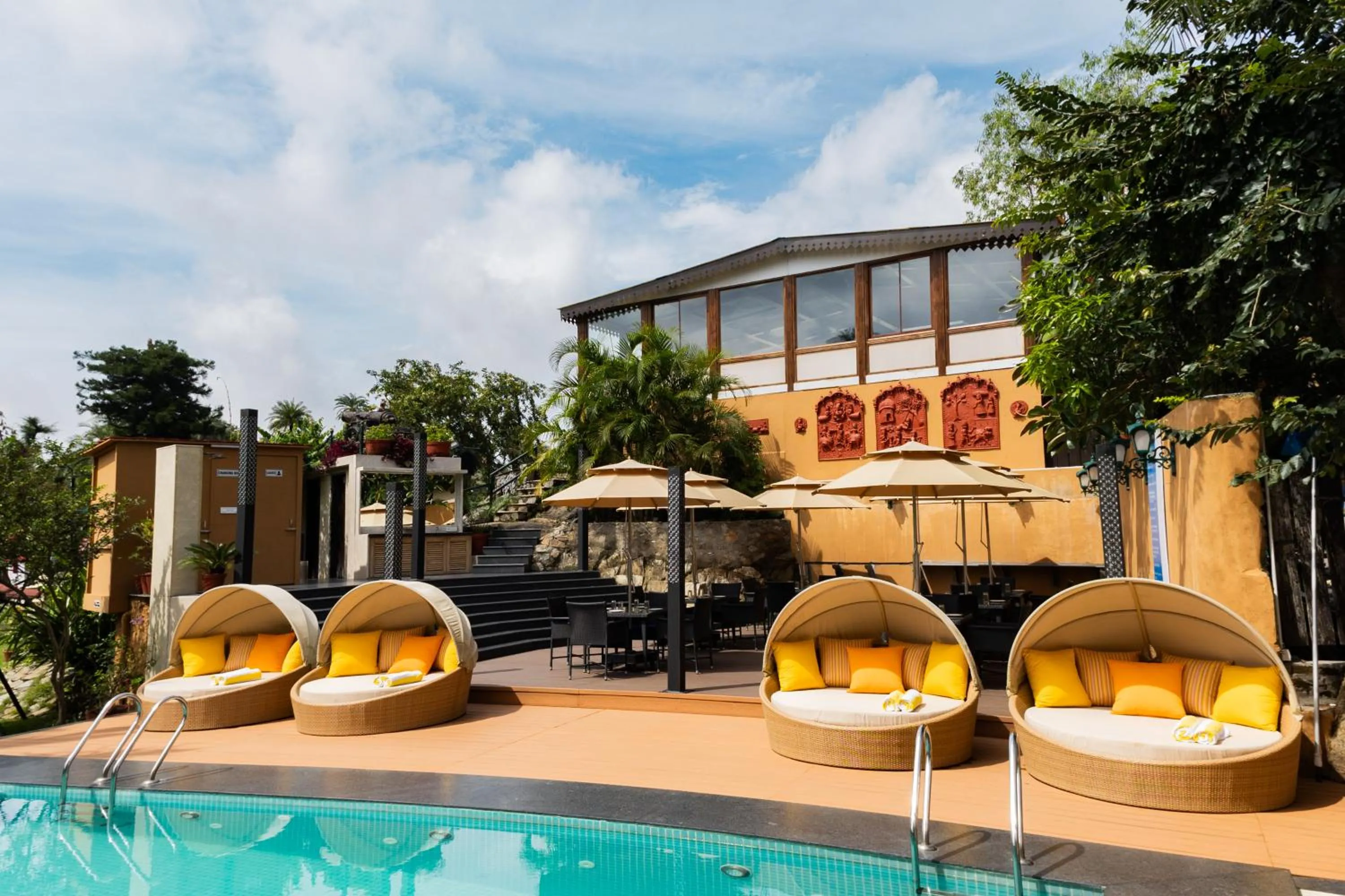 Swimming pool in Chacha Inn The Garden Retreat
