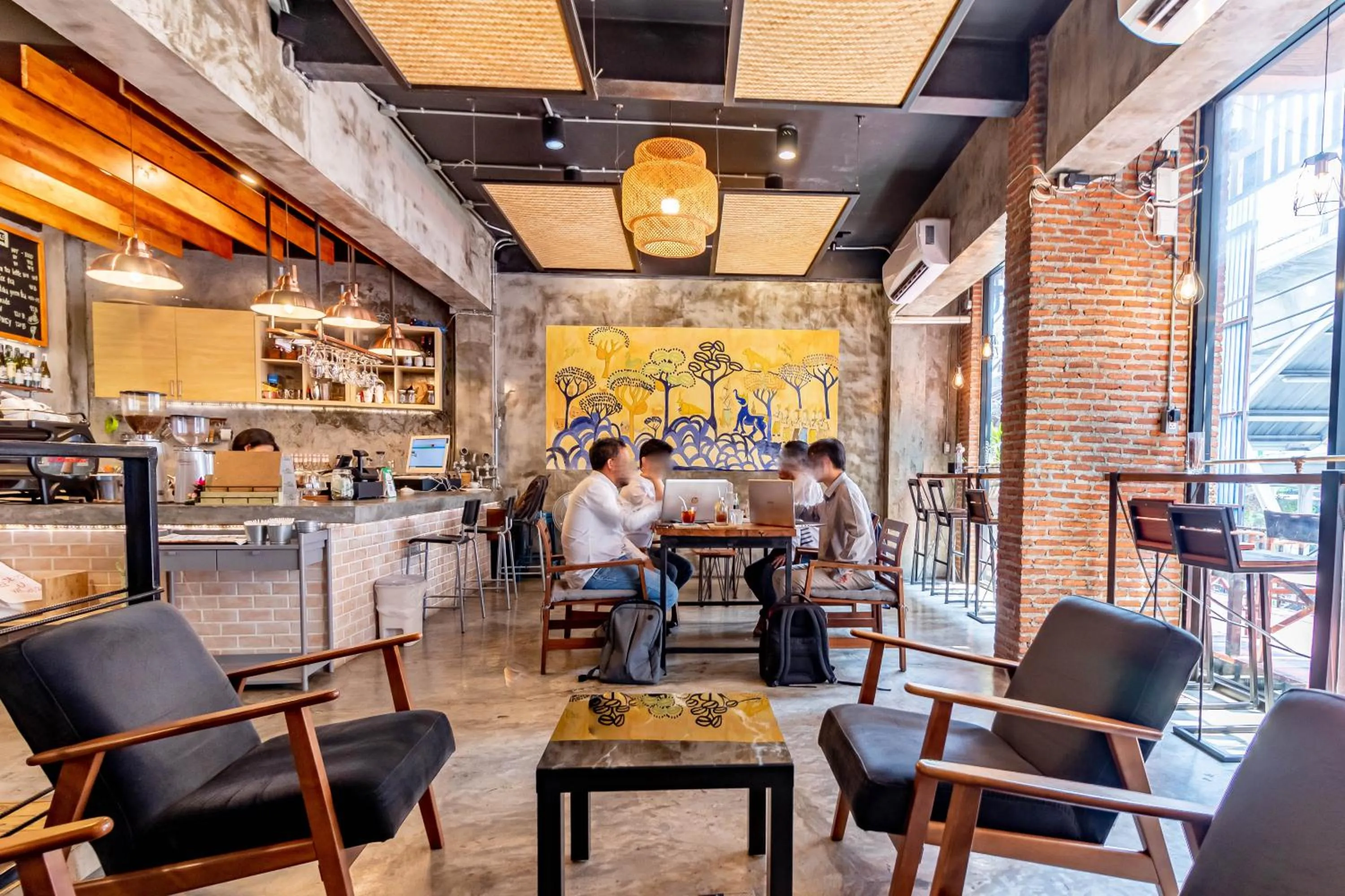 ThongLor Travellers Hostel and Cafe