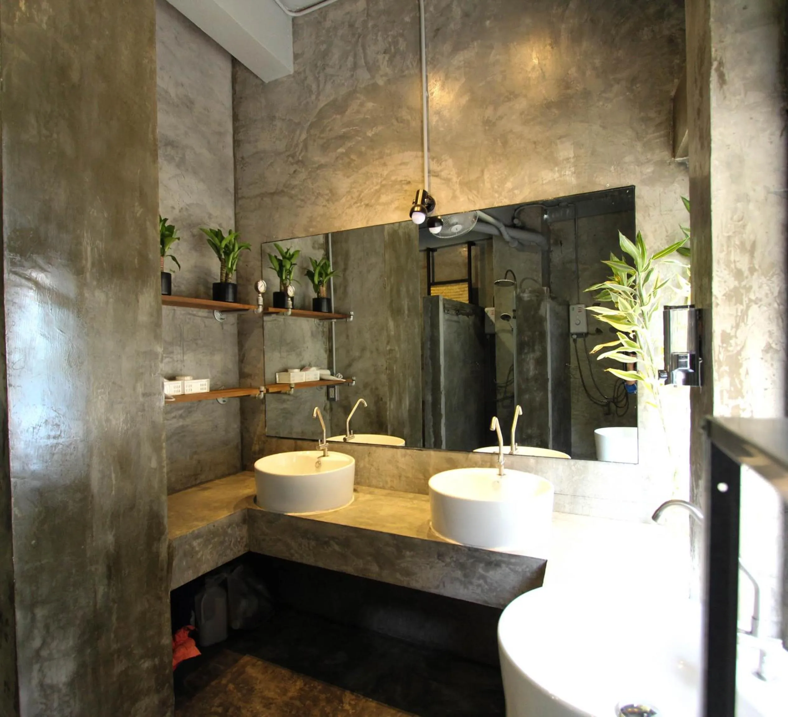 Bathroom in ThongLor Travellers Hostel and Cafe