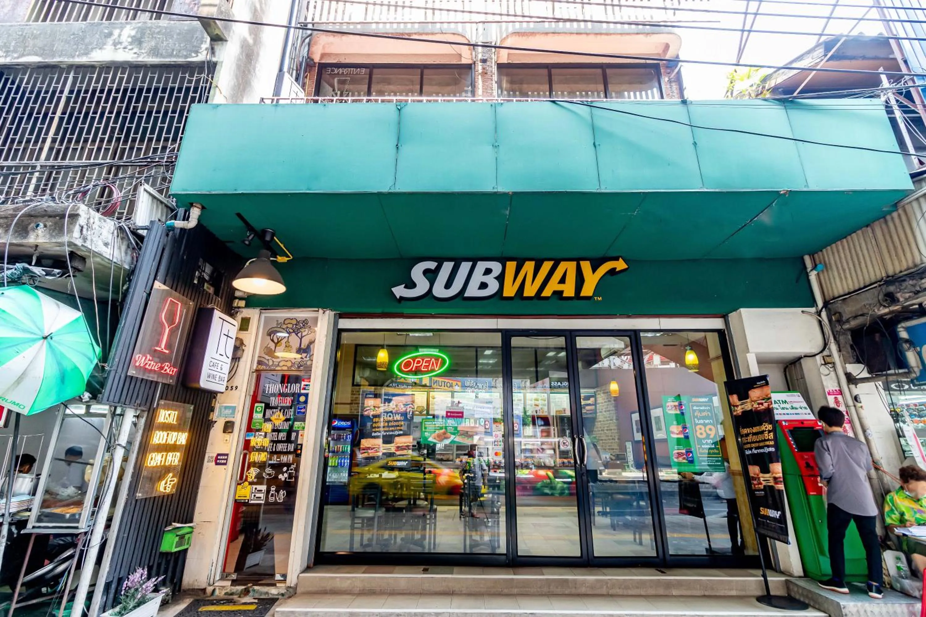 ThongLor Travellers Hostel and Cafe