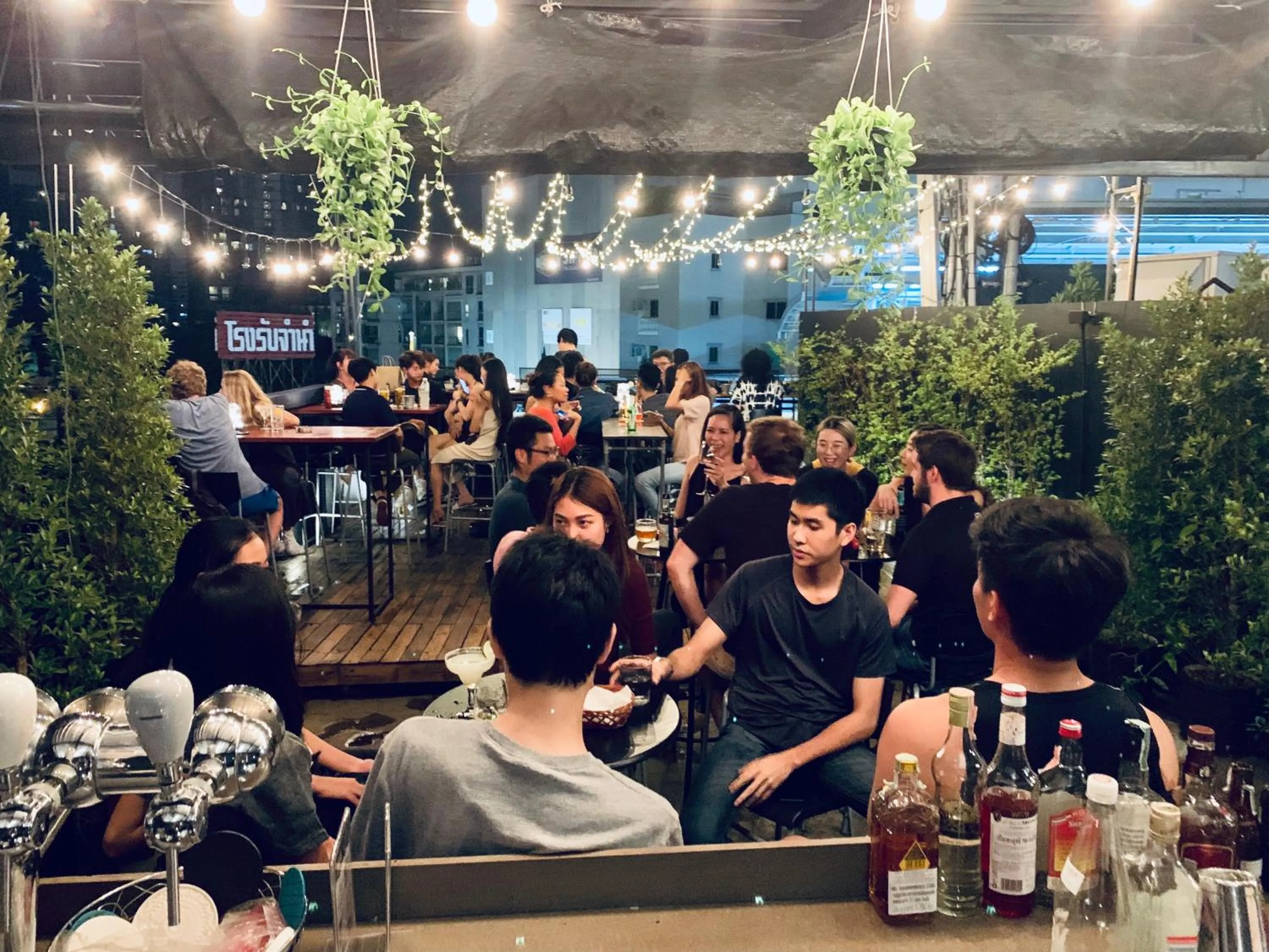 ThongLor Travellers Hostel and Cafe