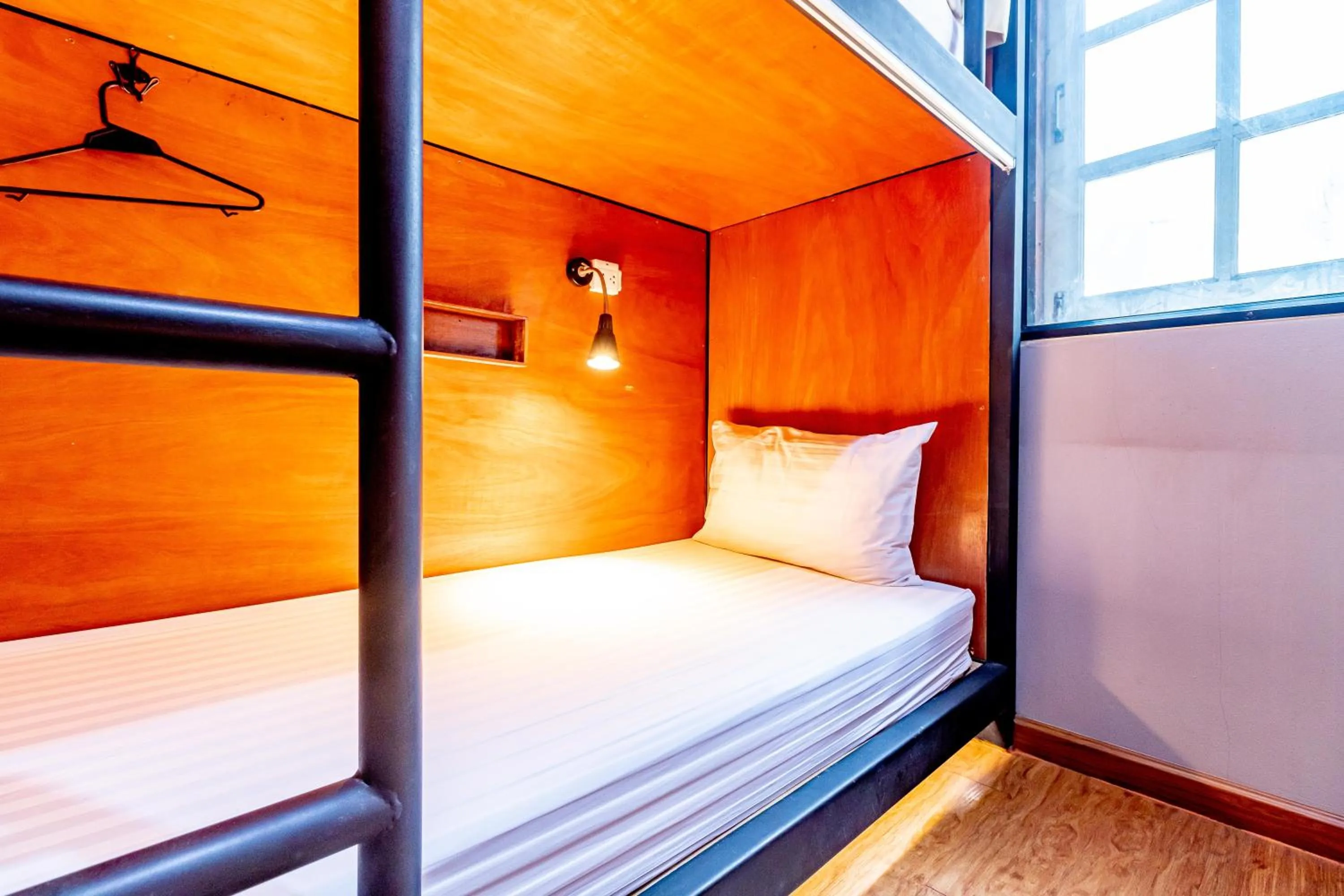 ThongLor Travellers Hostel and Cafe