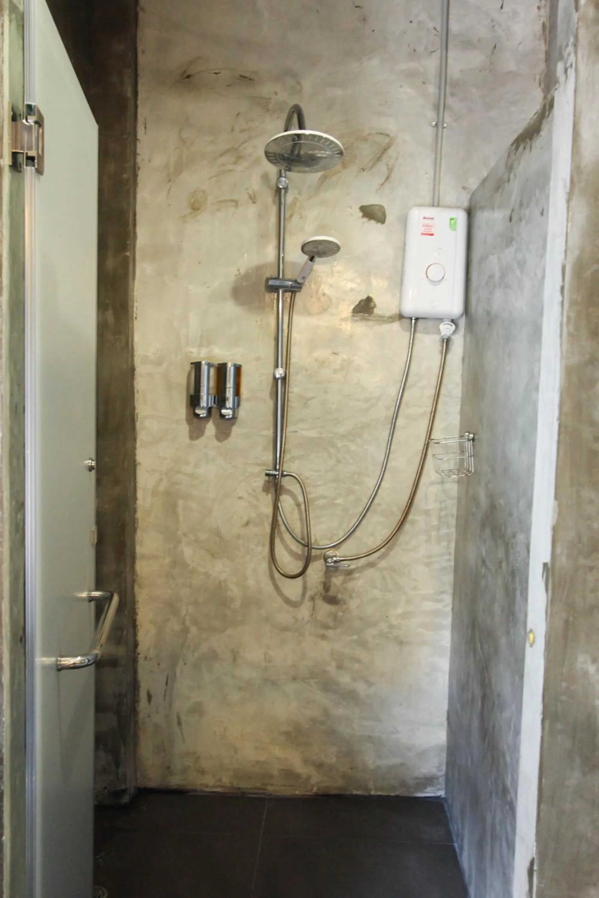 Bathroom in ThongLor Travellers Hostel and Cafe