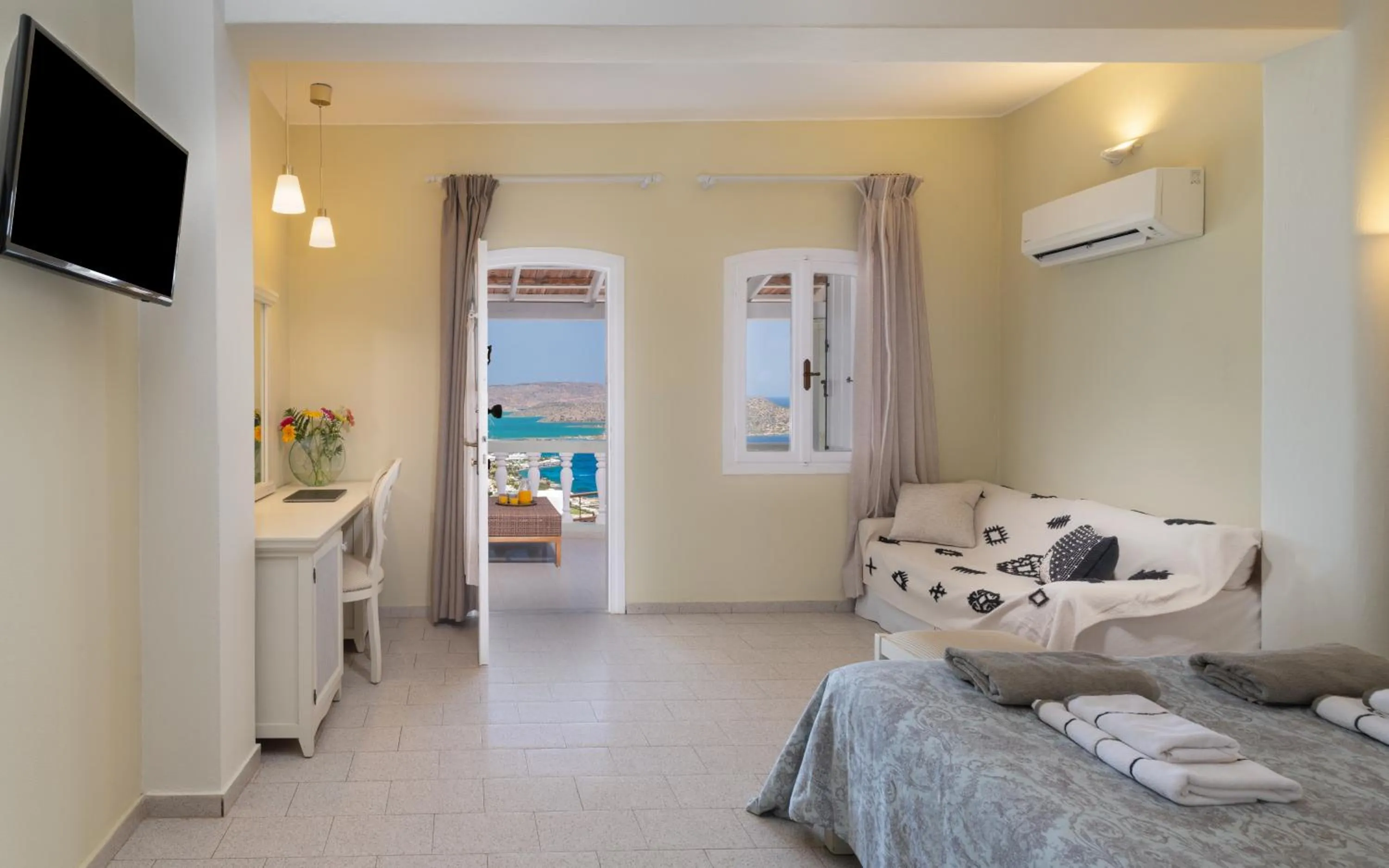 Photo of the whole room, Bed in Adrakos Apartments (Adults Only)