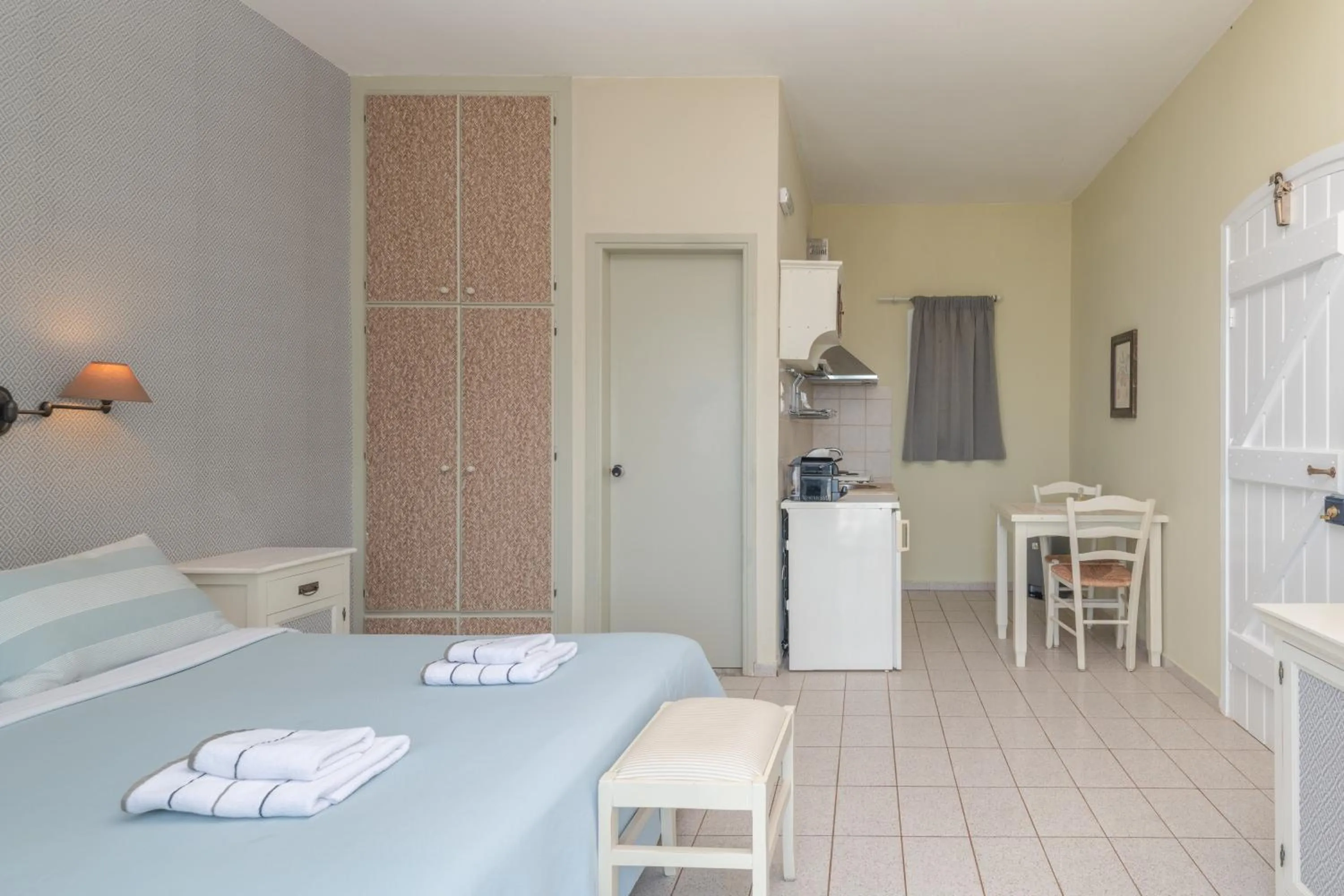 TV and multimedia, Bed in Adrakos Apartments (Adults Only)