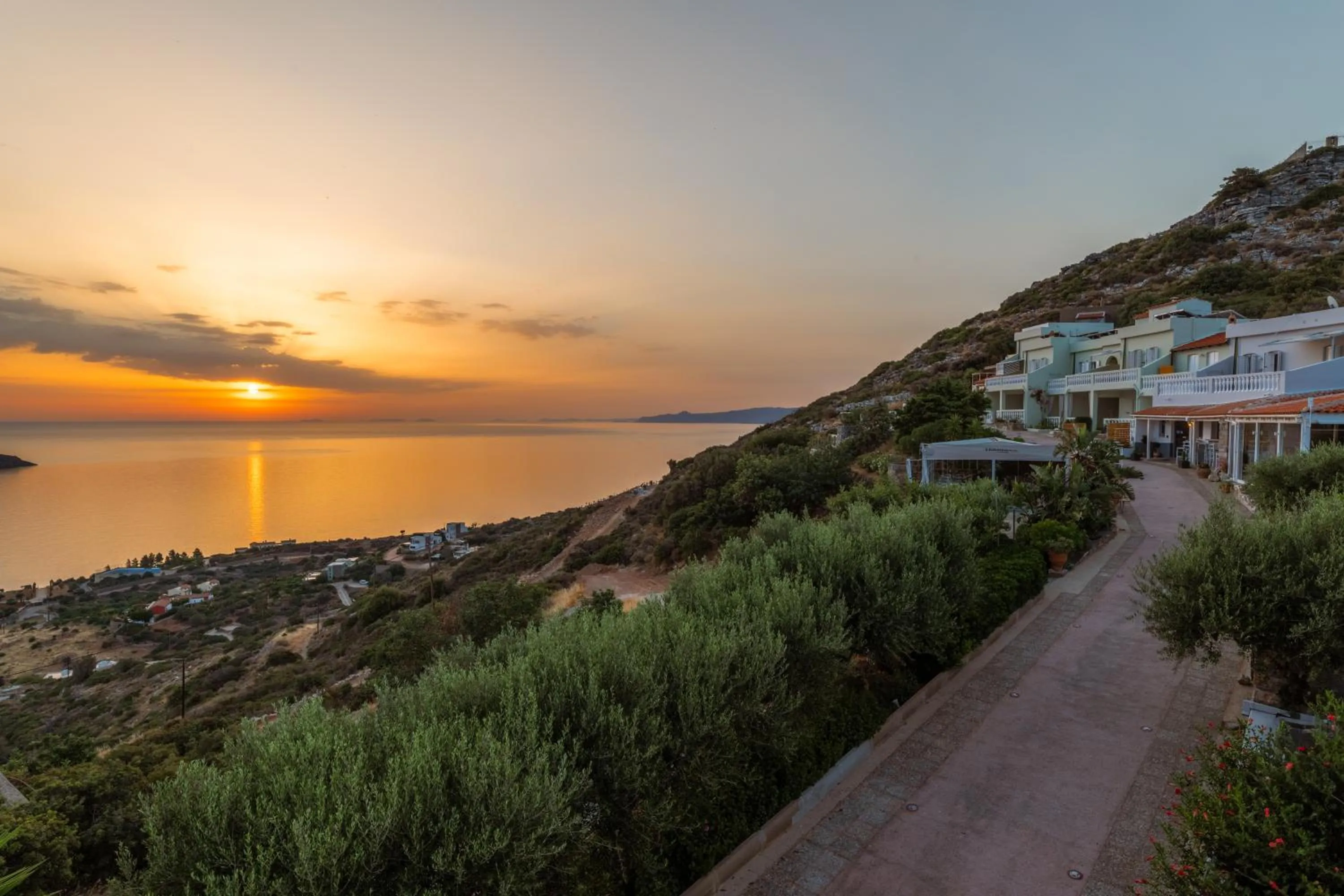 Sunset in Adrakos Apartments (Adults Only)