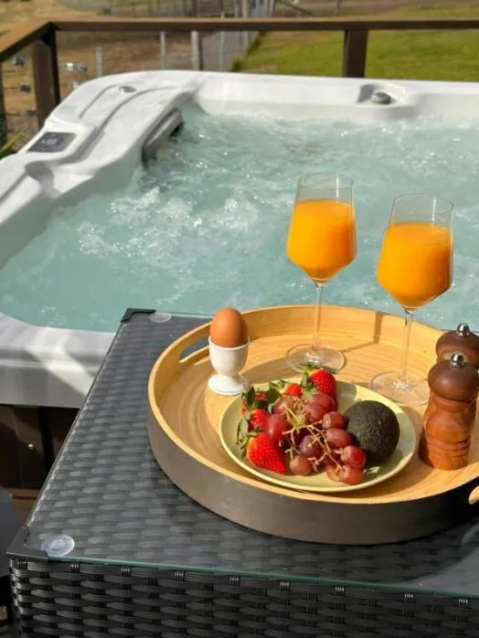 Blueberry Hills On Comleroy Farmstay - Self-Contained Cottages