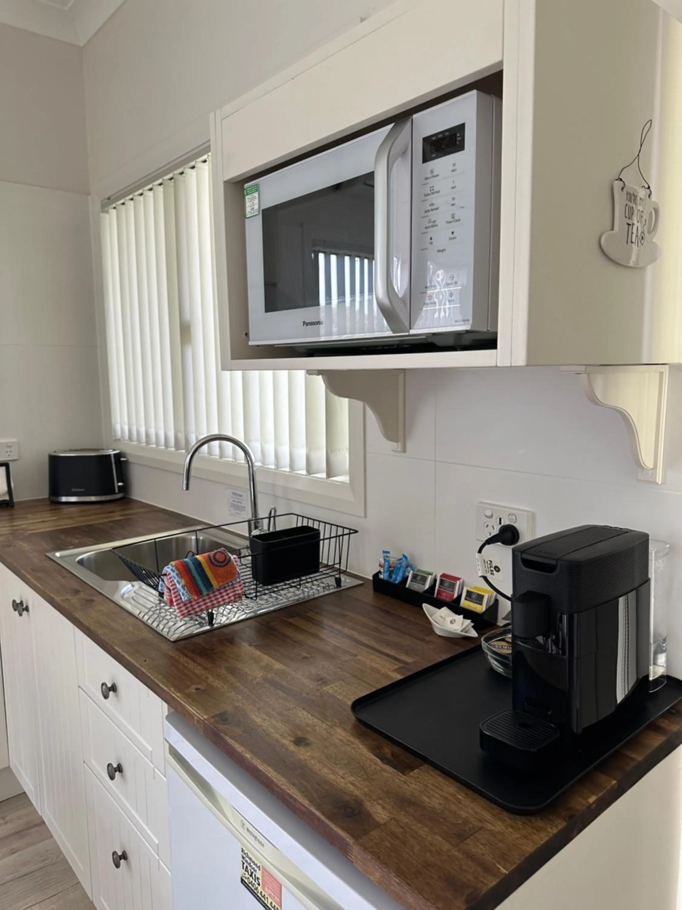 Coffee/tea facilities in Blueberry Hills On Comleroy Farmstay - Self-Contained Cottages