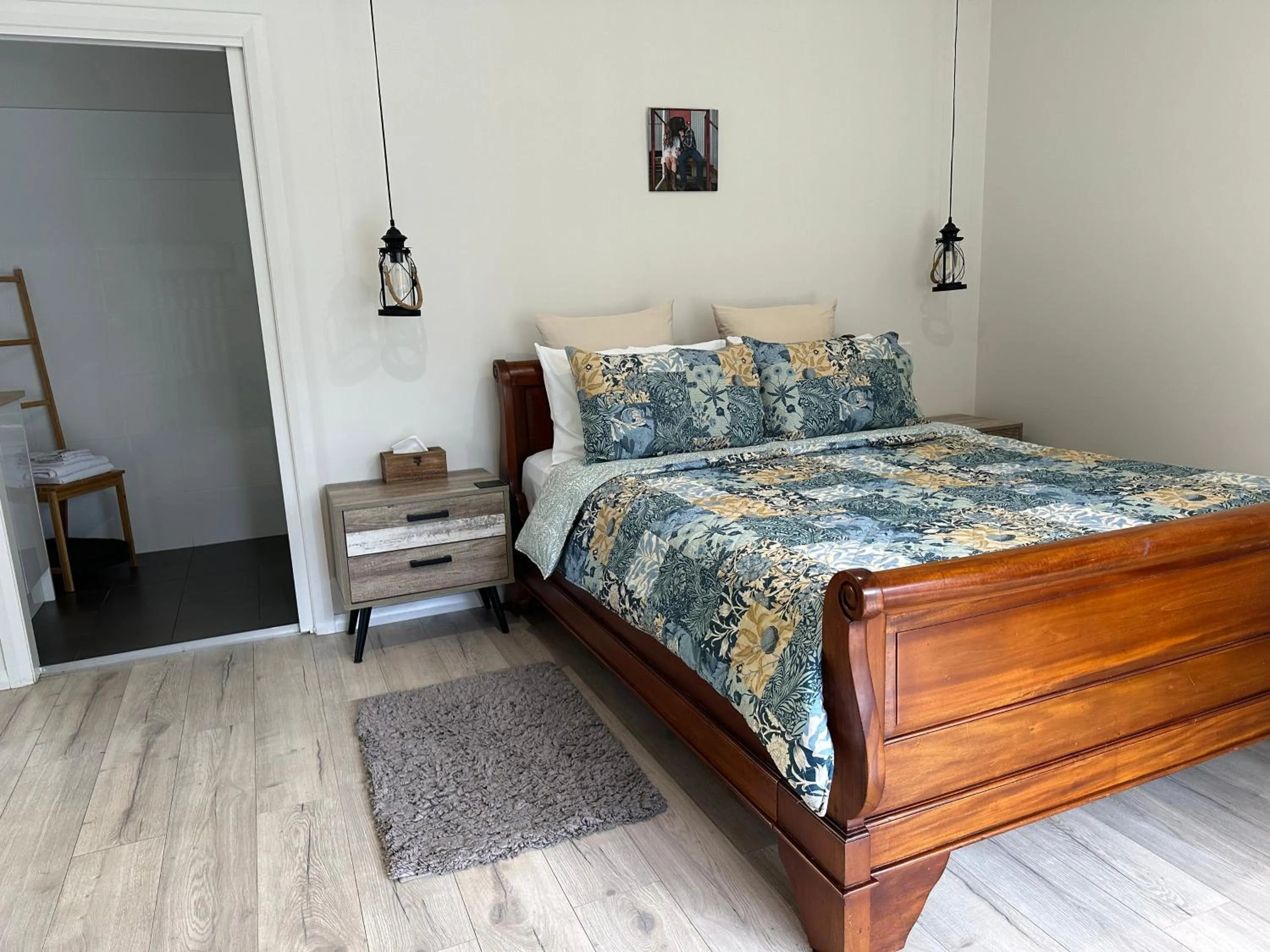 Bed in Blueberry Hills On Comleroy Farmstay - Self-Contained Cottages