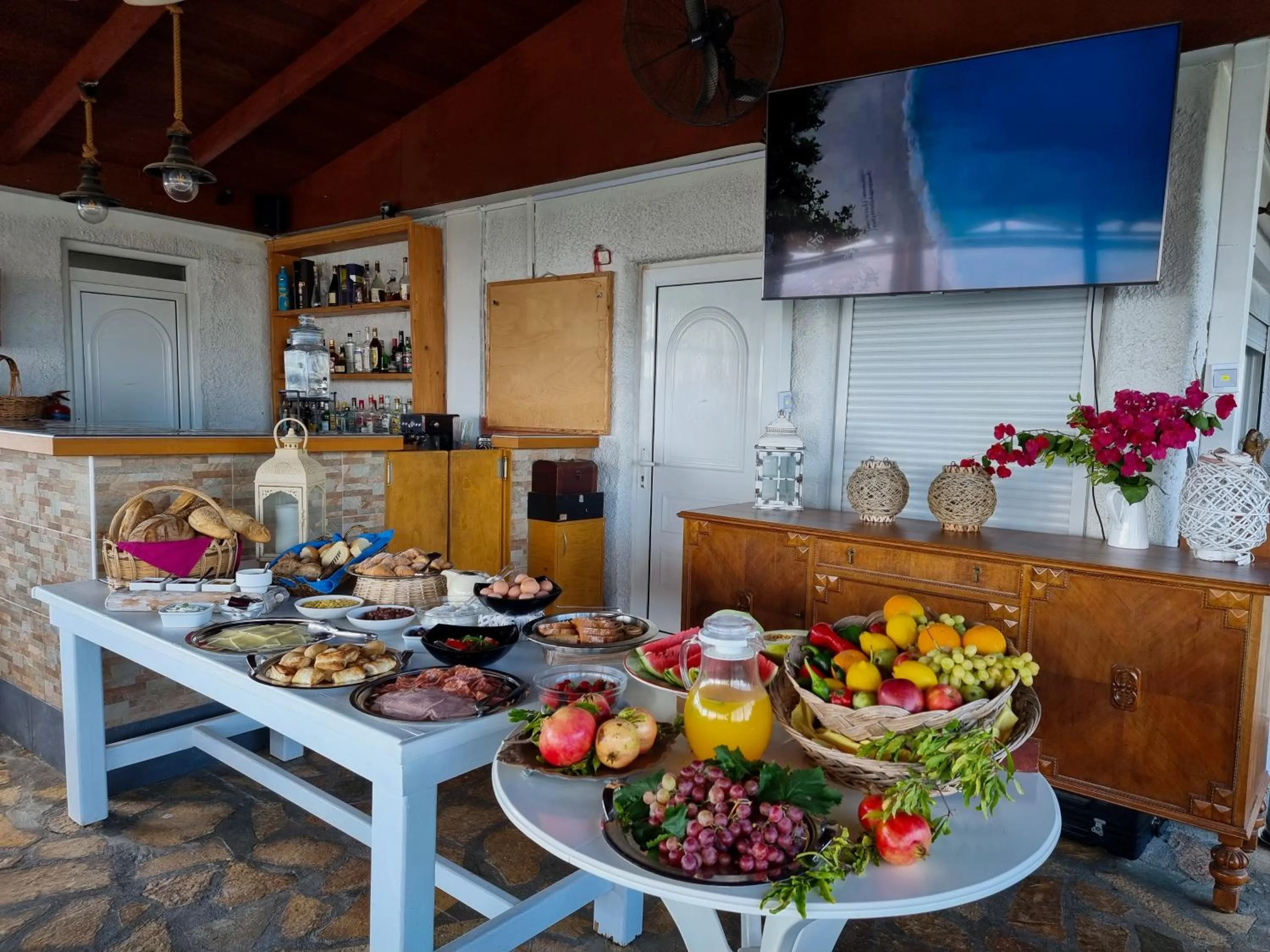 Restaurant/places to eat in Forestata Village