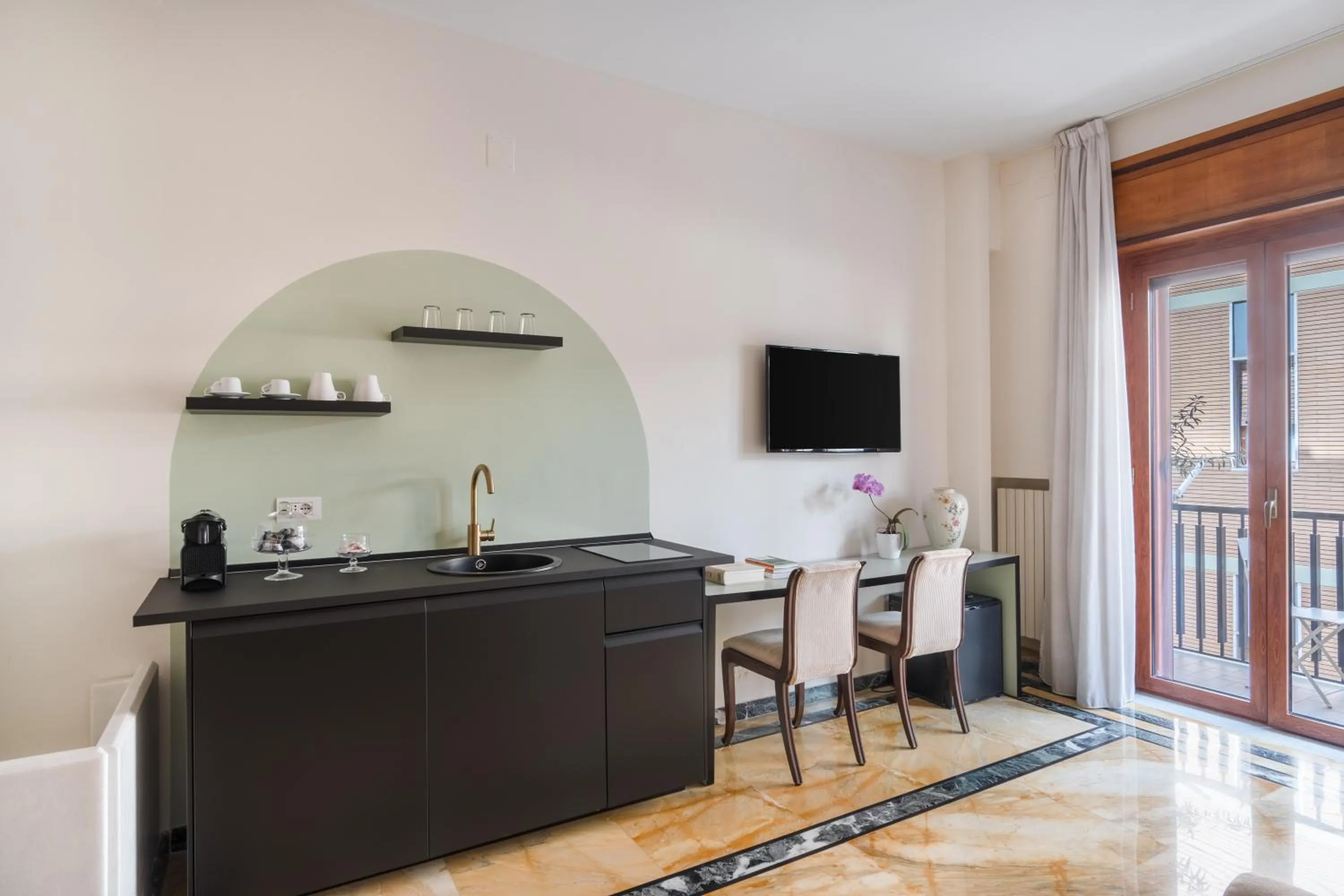 TV and multimedia in Starhost - GOLDEN SUITE