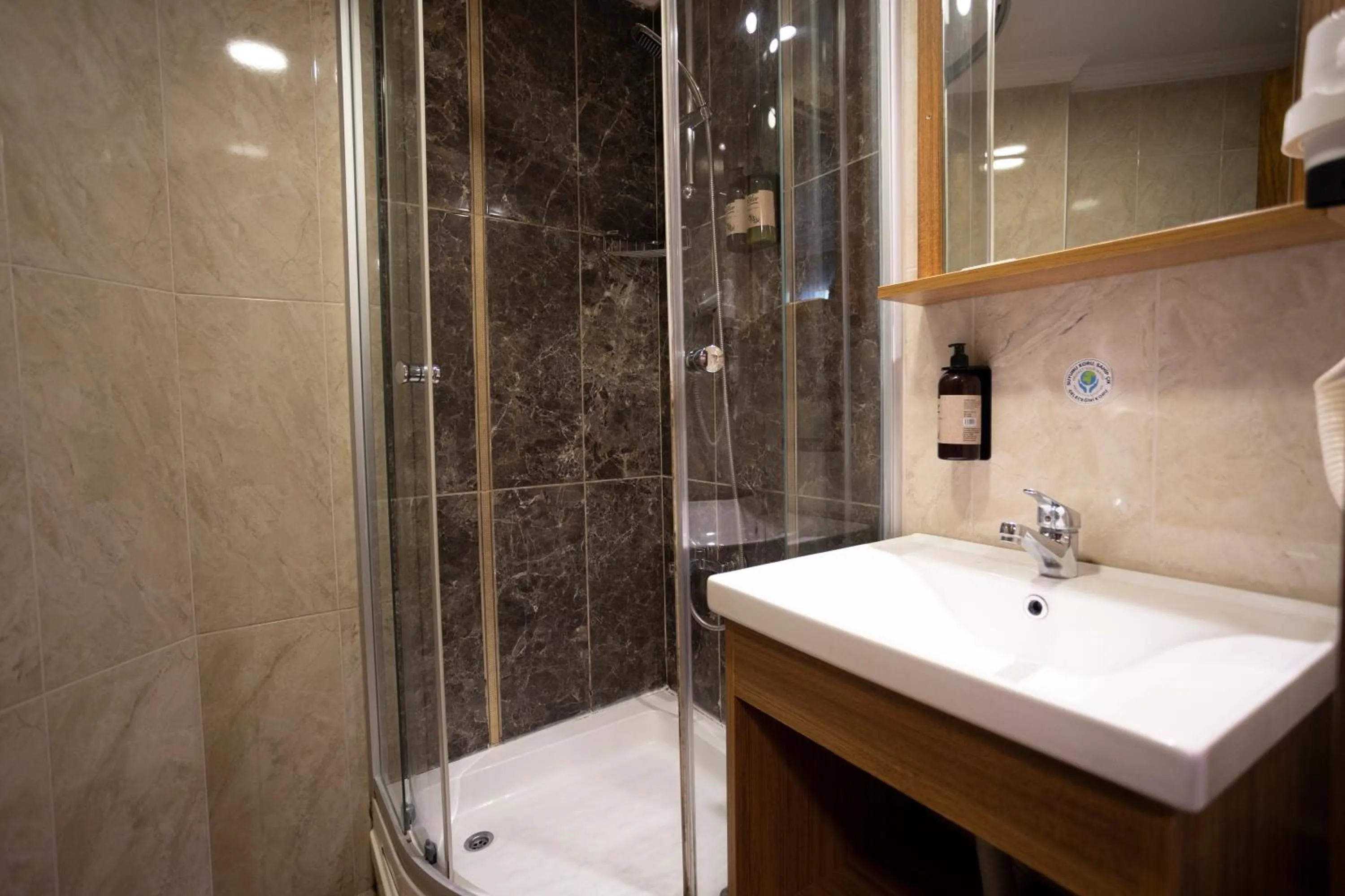 Shower in Tashkonak Studio Suites