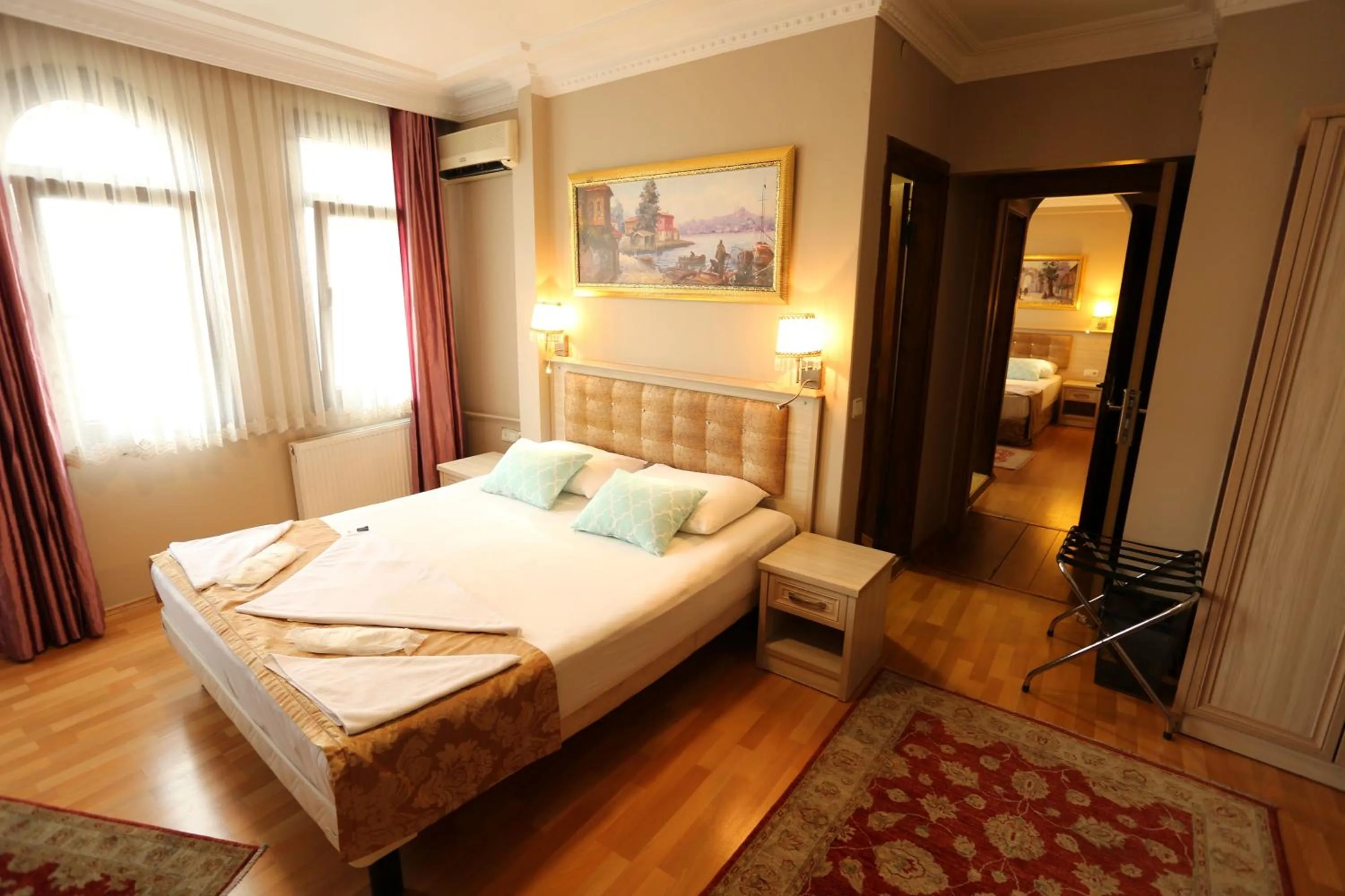 Bedroom, Bed in Tashkonak Studio Suites