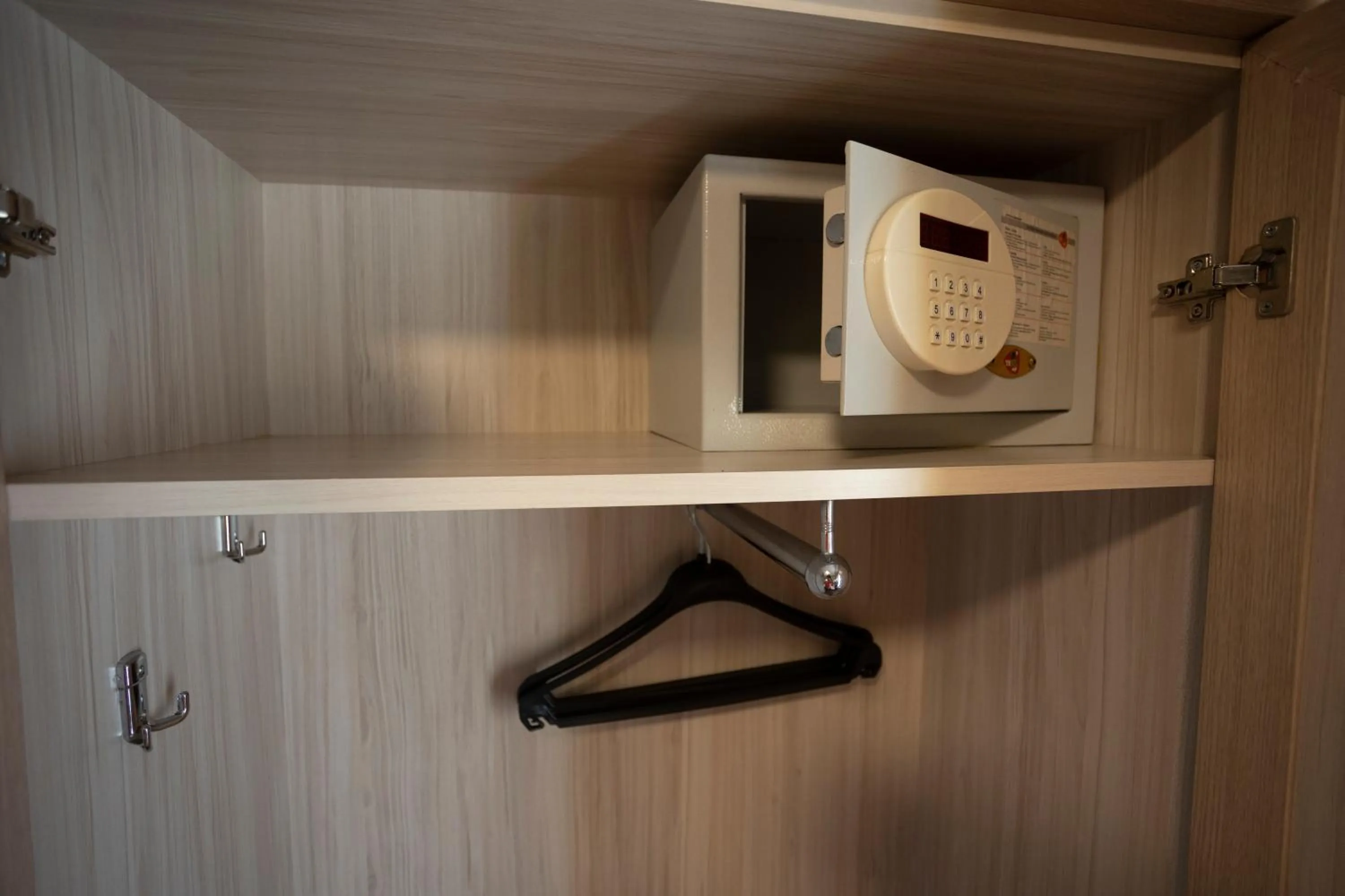 safe in Tashkonak Studio Suites