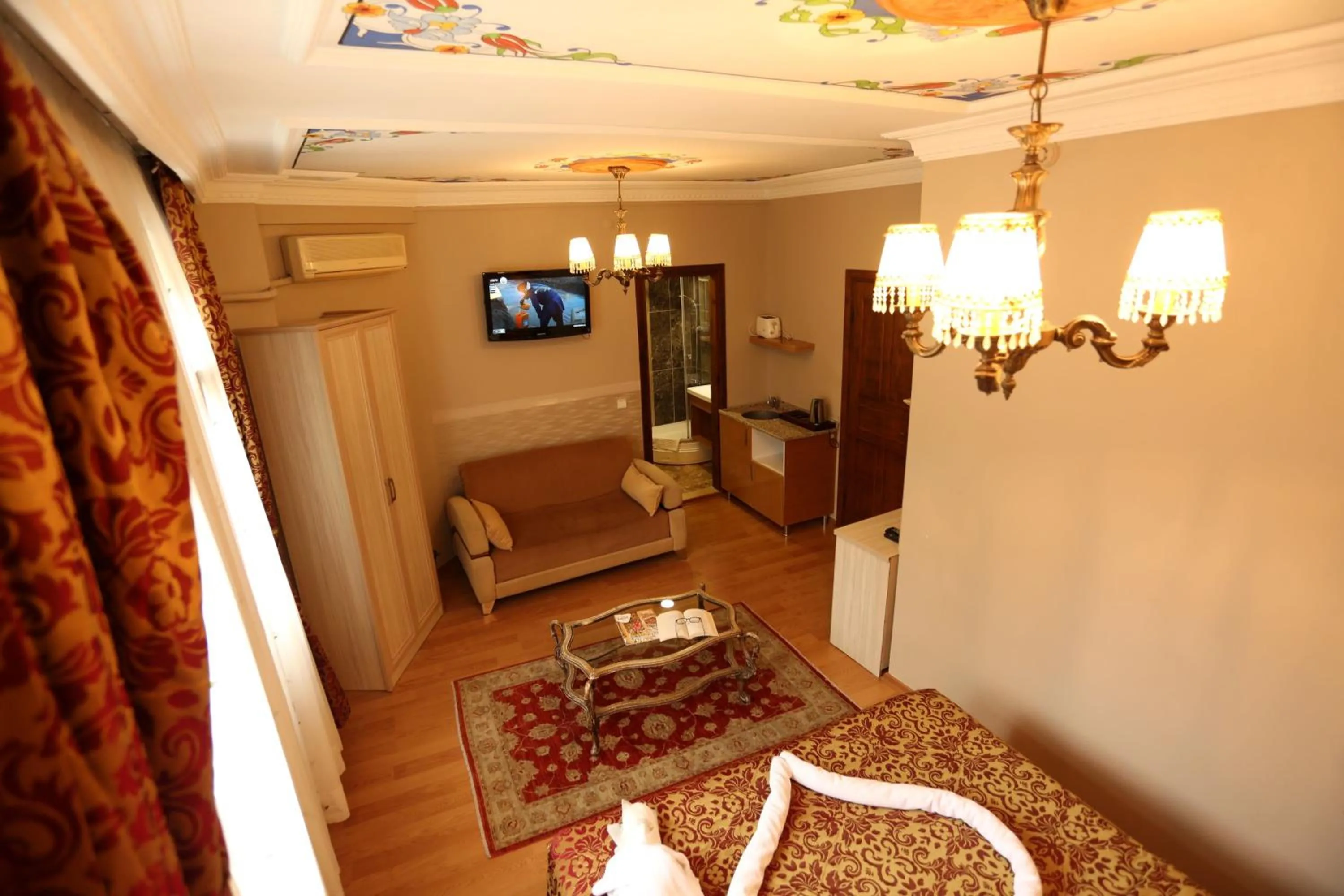 Bedroom in Tashkonak Studio Suites