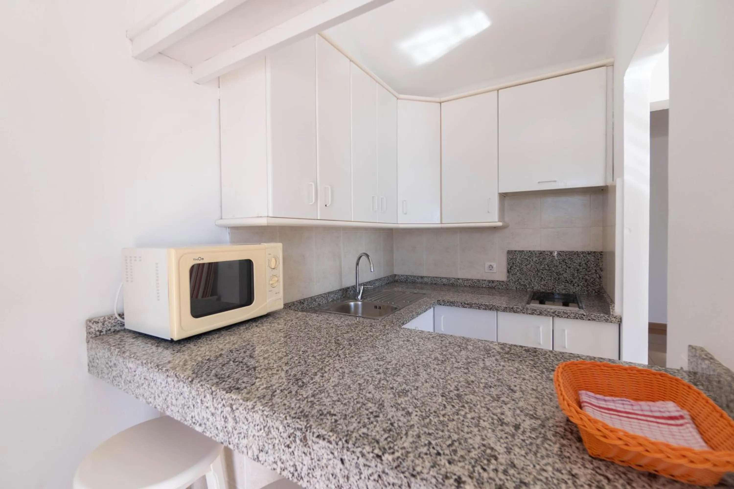 Kitchen or kitchenette in Apartamentos Flamingo