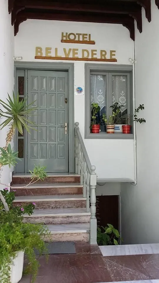 Facade/entrance in Belvedere