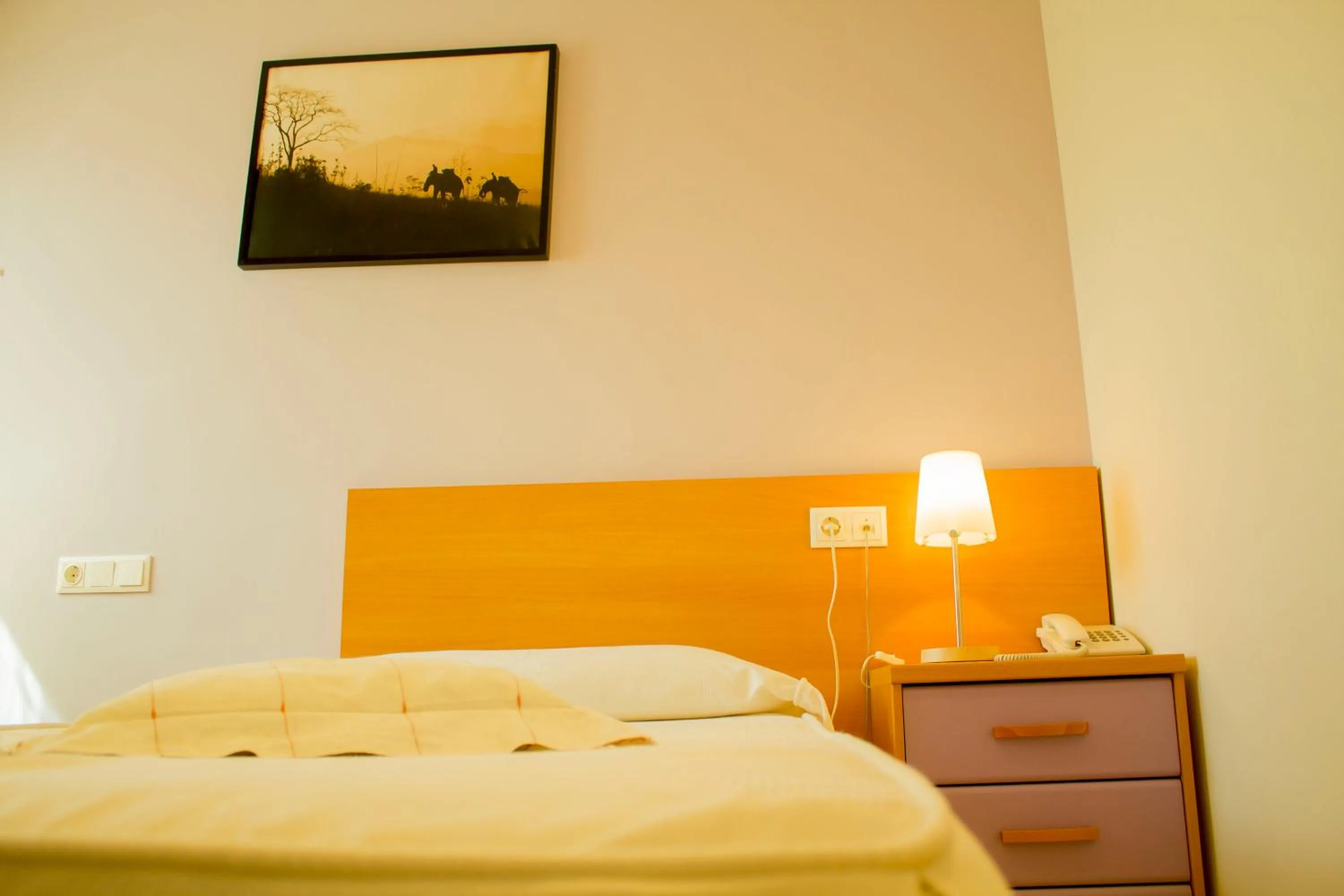 Bed in Hotel Restaurante Caracho