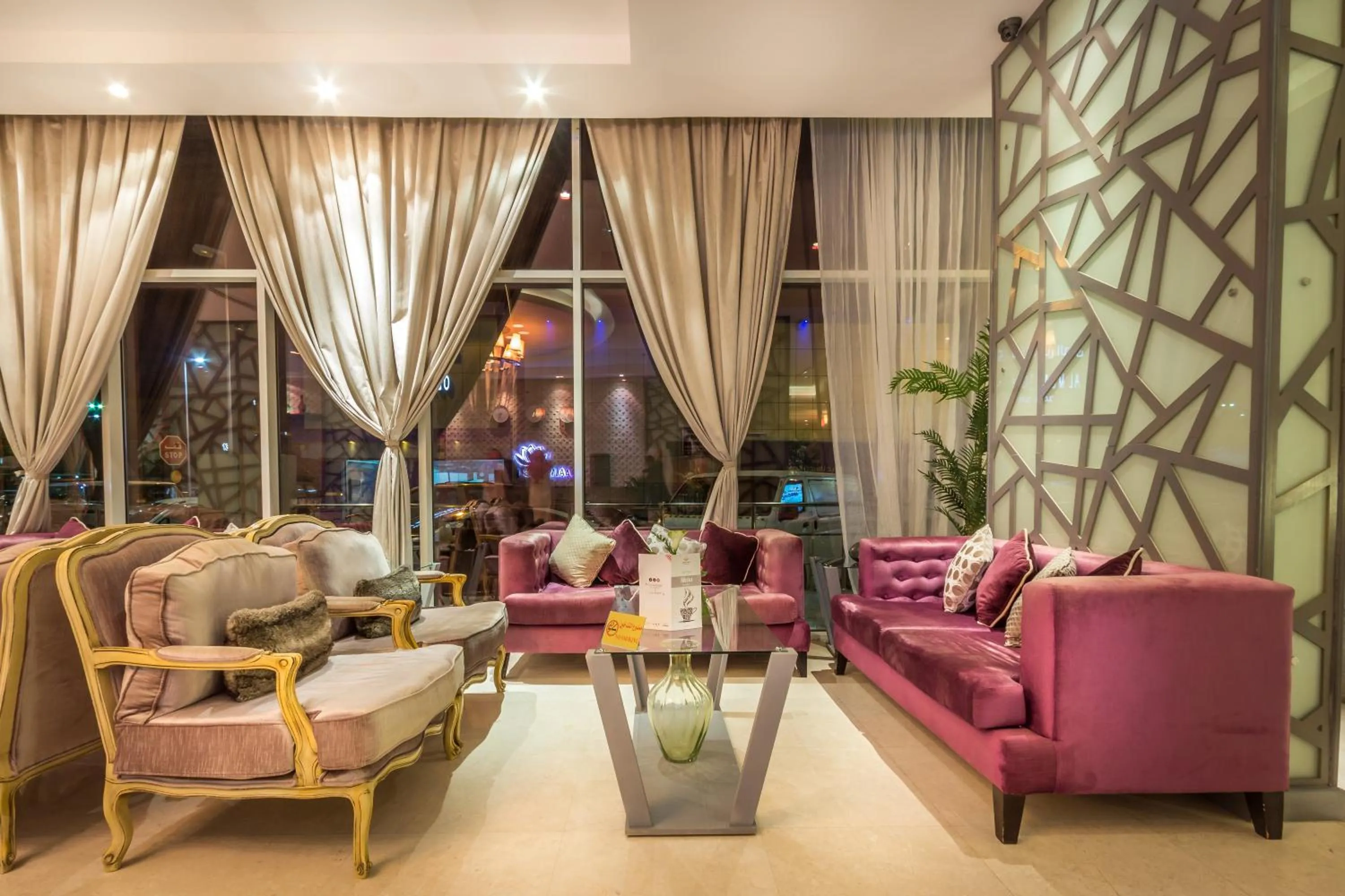 Lobby or reception in Al Muhaidb Residence Salahuddin