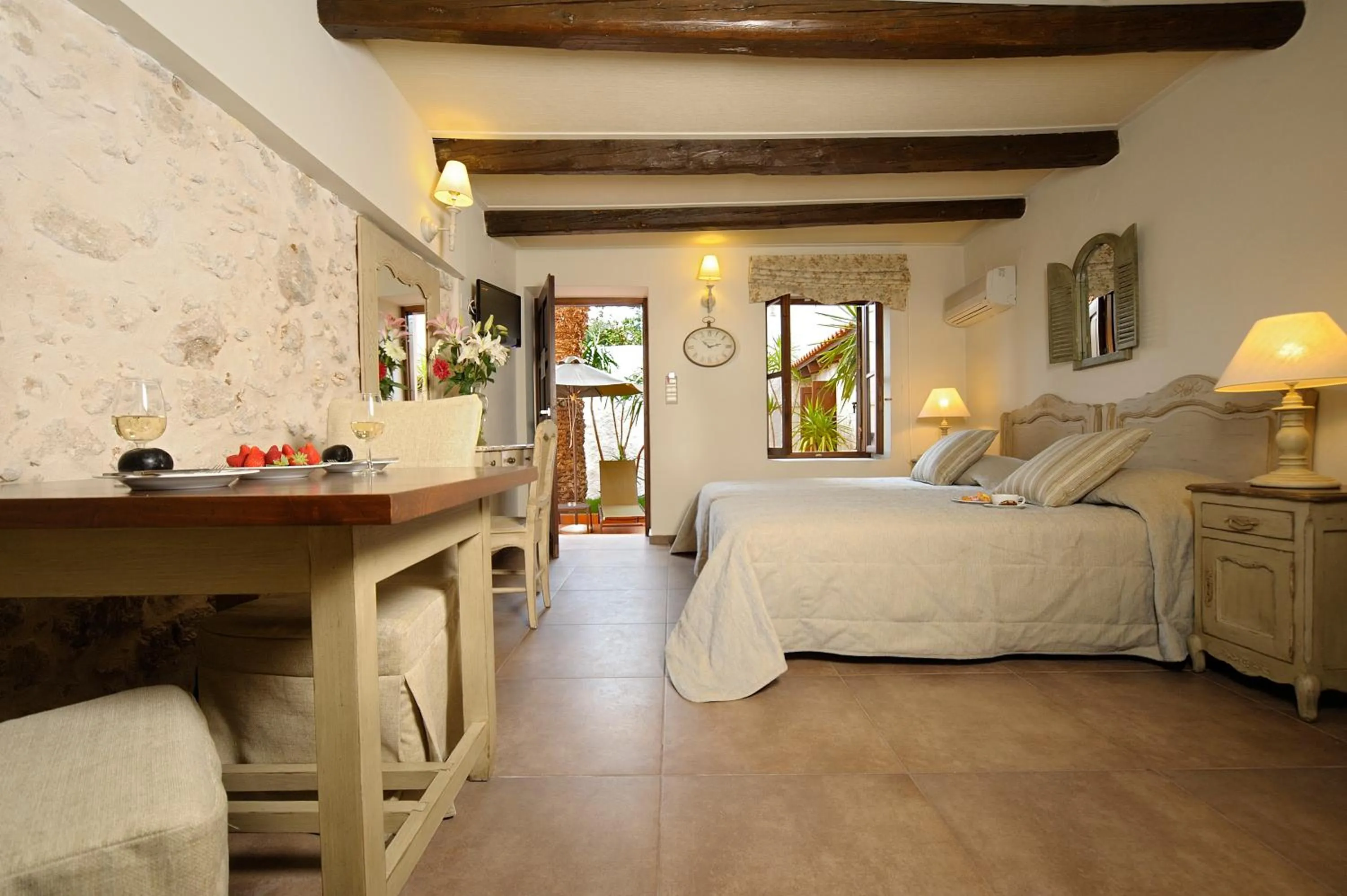 Photo of the whole room, Bed in Pepi Boutique Hotel (Adults Only)