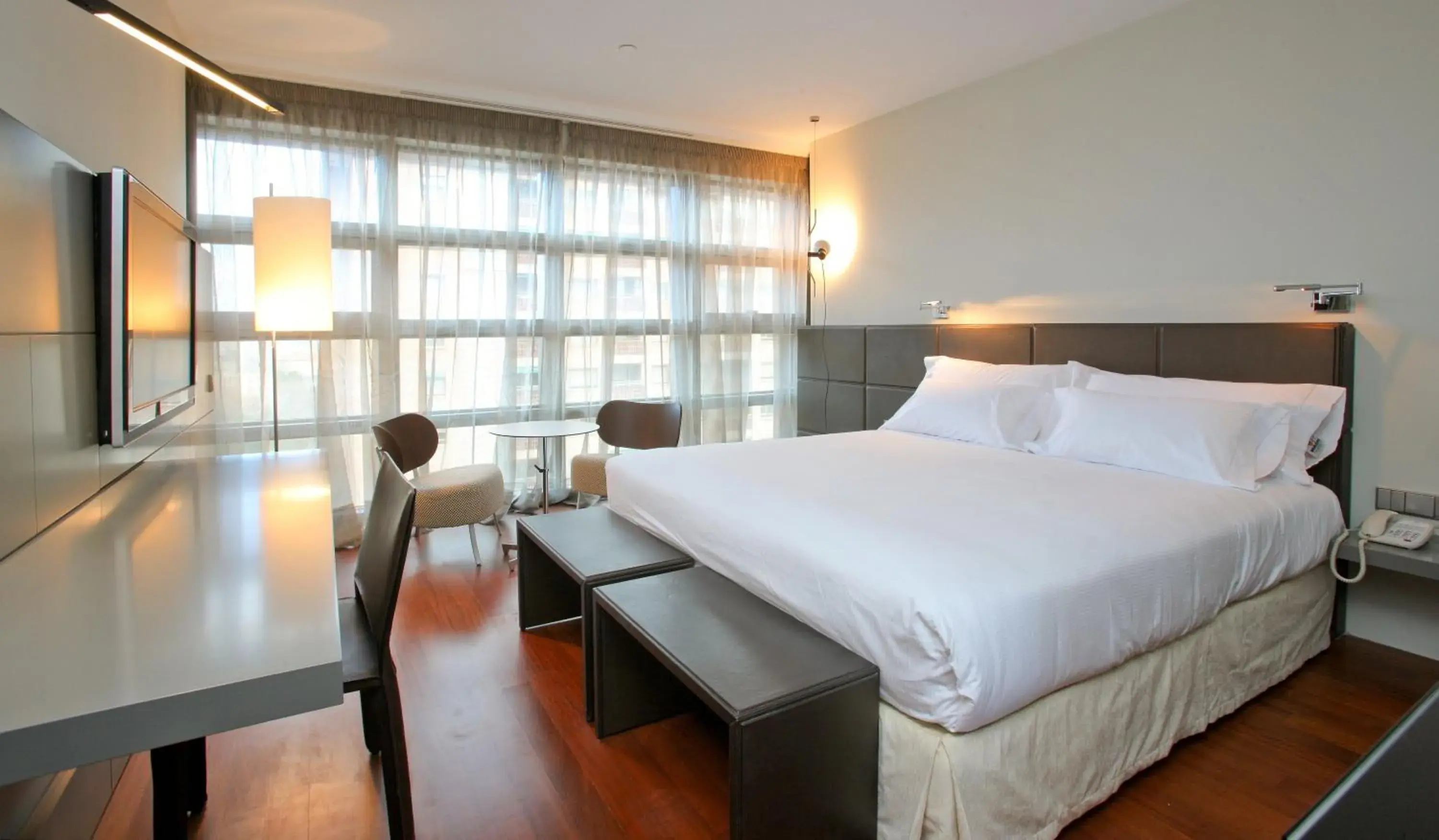 Double or Twin Room with Extra Bed in Hotel Reina Petronila Double or Twin Room with Extra Bed in Hotel Reina Petronila