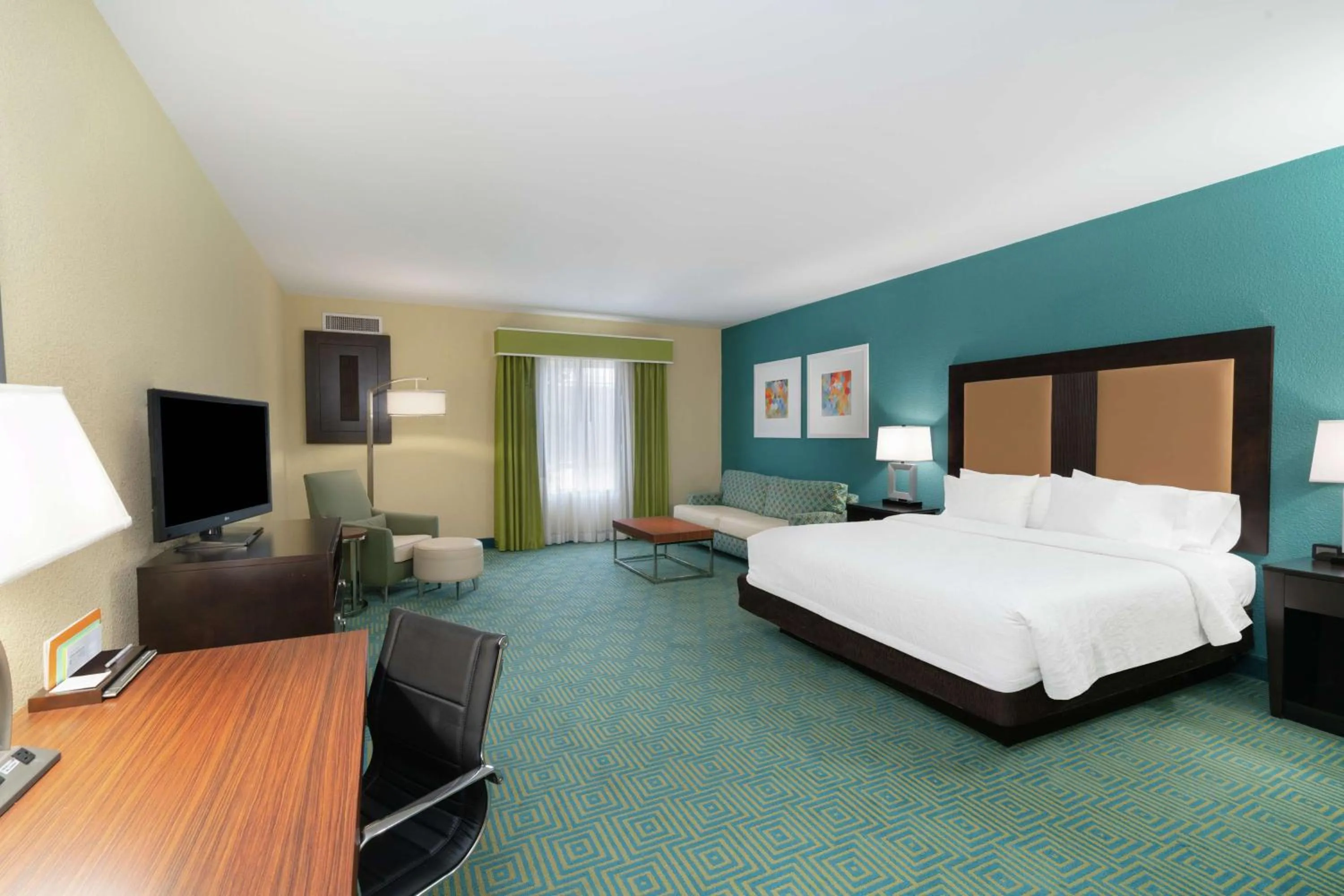 Bedroom, Bed in Hilton Garden Inn Dalton