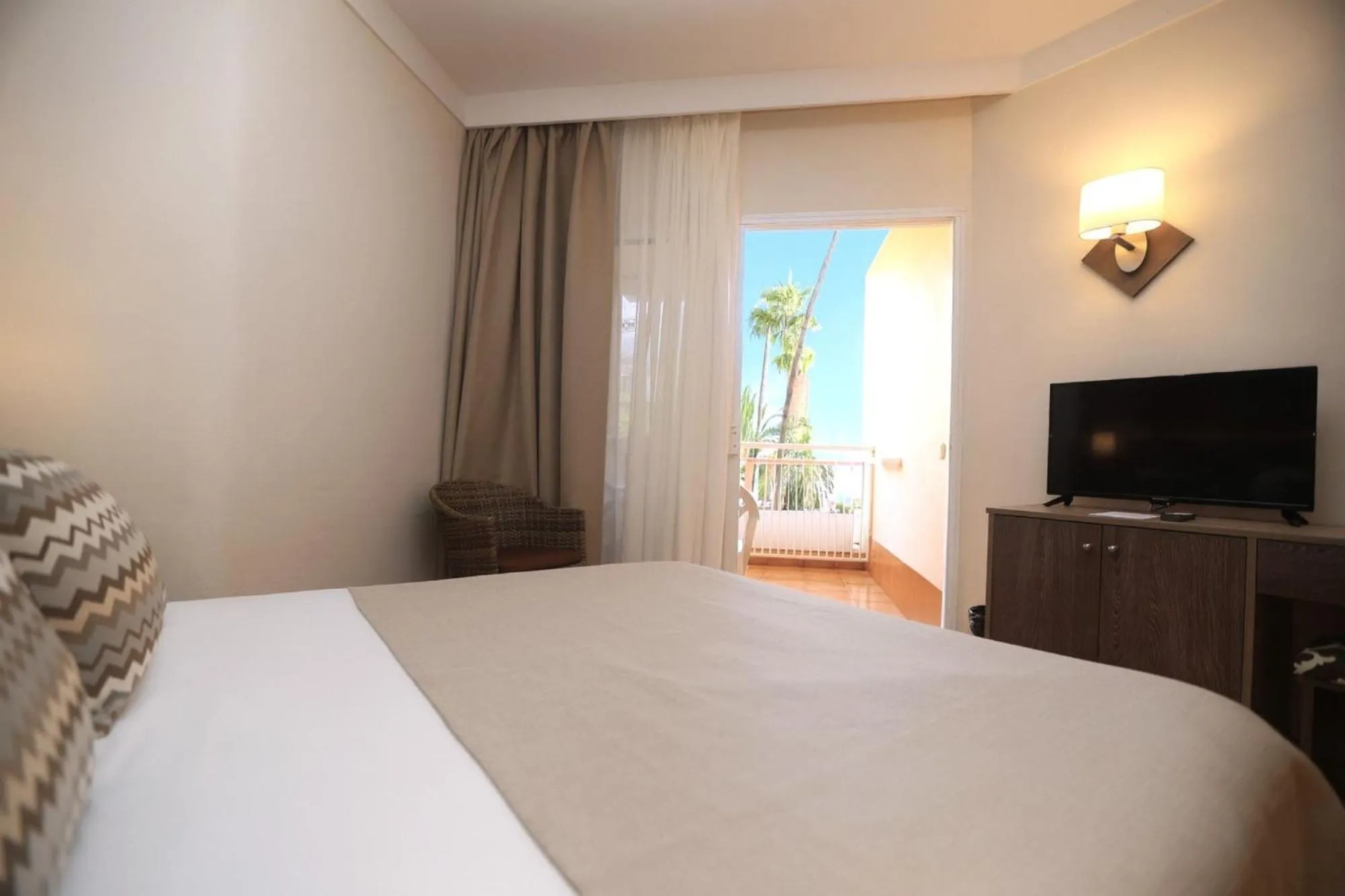 Bed in Hotel Puerto Palace