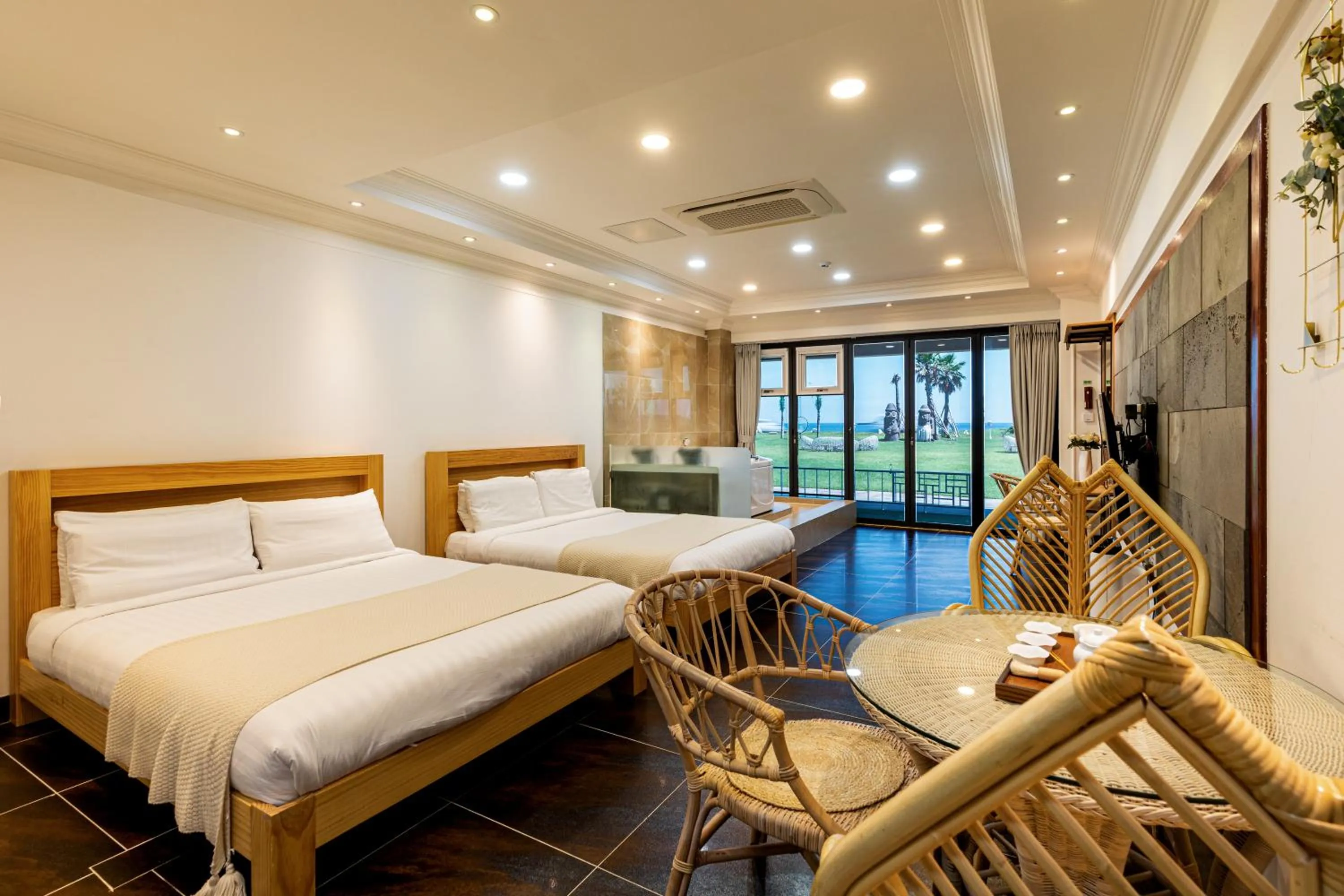 Photo of the whole room, Bed in Sun and Moon Resort