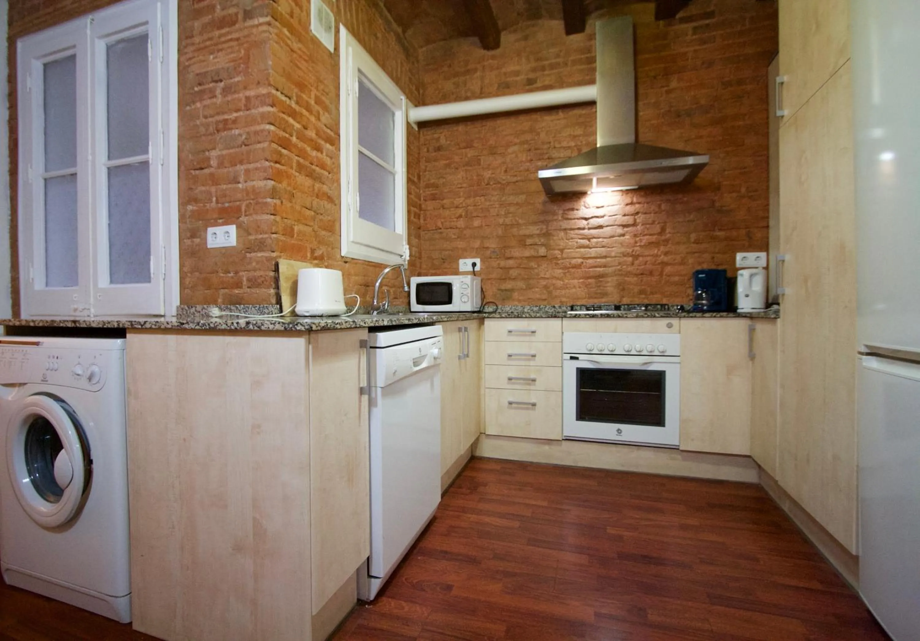 Coffee/tea facilities in Charm Rambla Catalunya