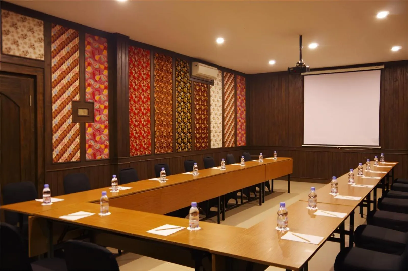 Meeting/conference room in The Westlake Hotel & Resort Yogyakarta