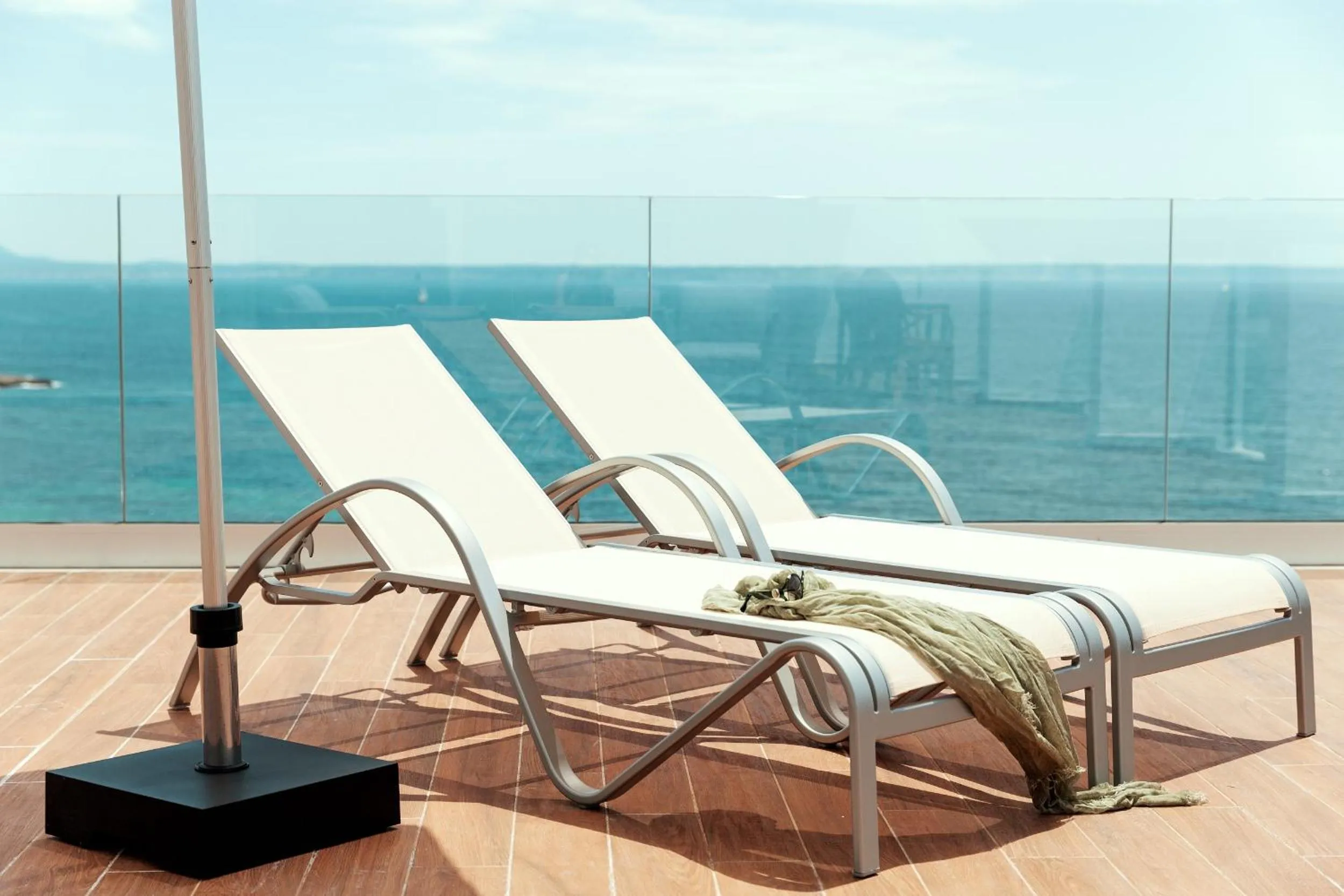 sunbed in Aparthotel Ponent Mar