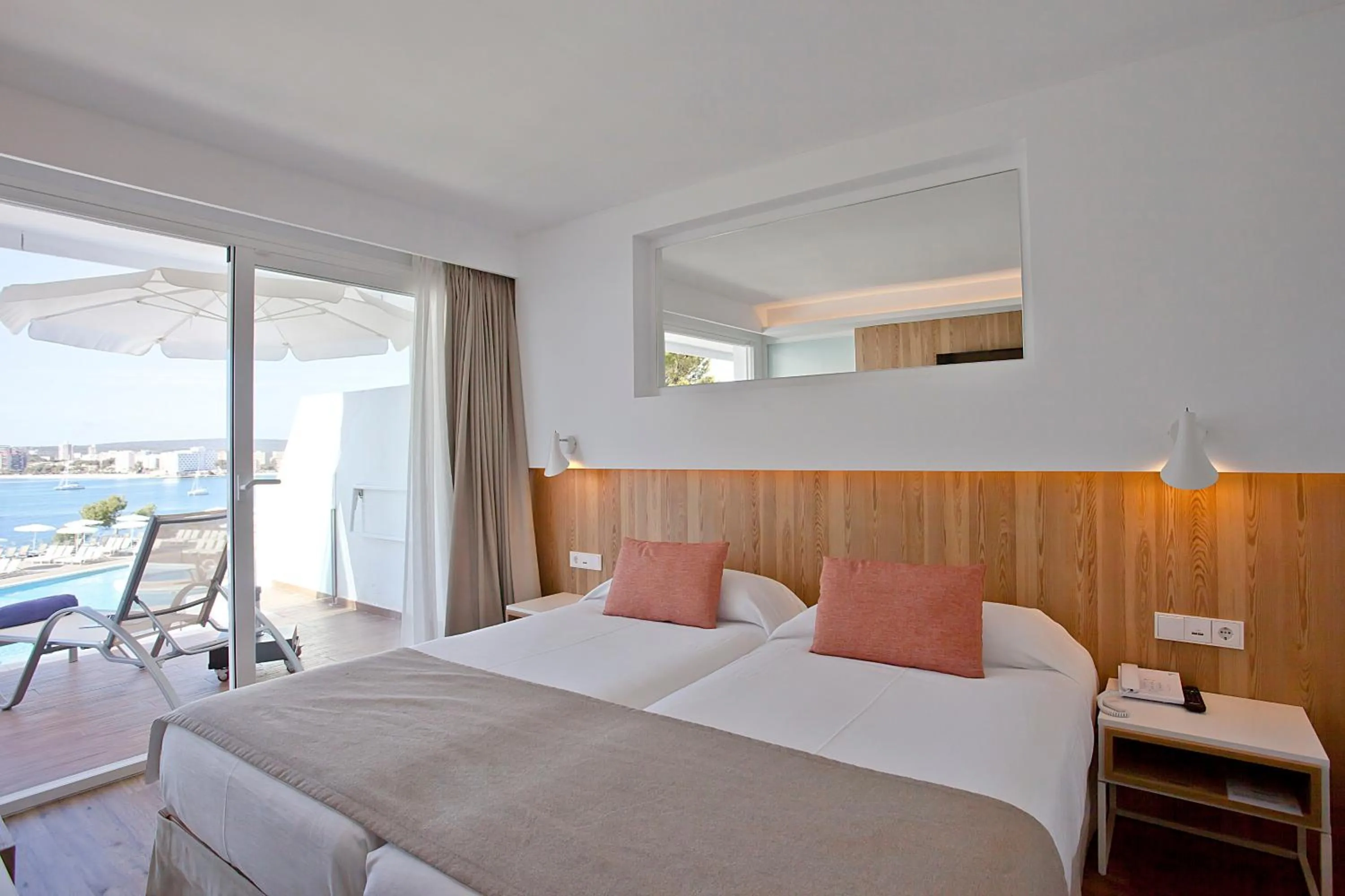 Bedroom, Bed in Aparthotel Ponent Mar