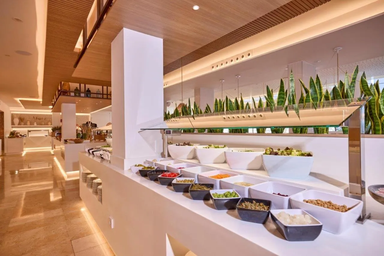 Restaurant/places to eat in Aparthotel Ponent Mar