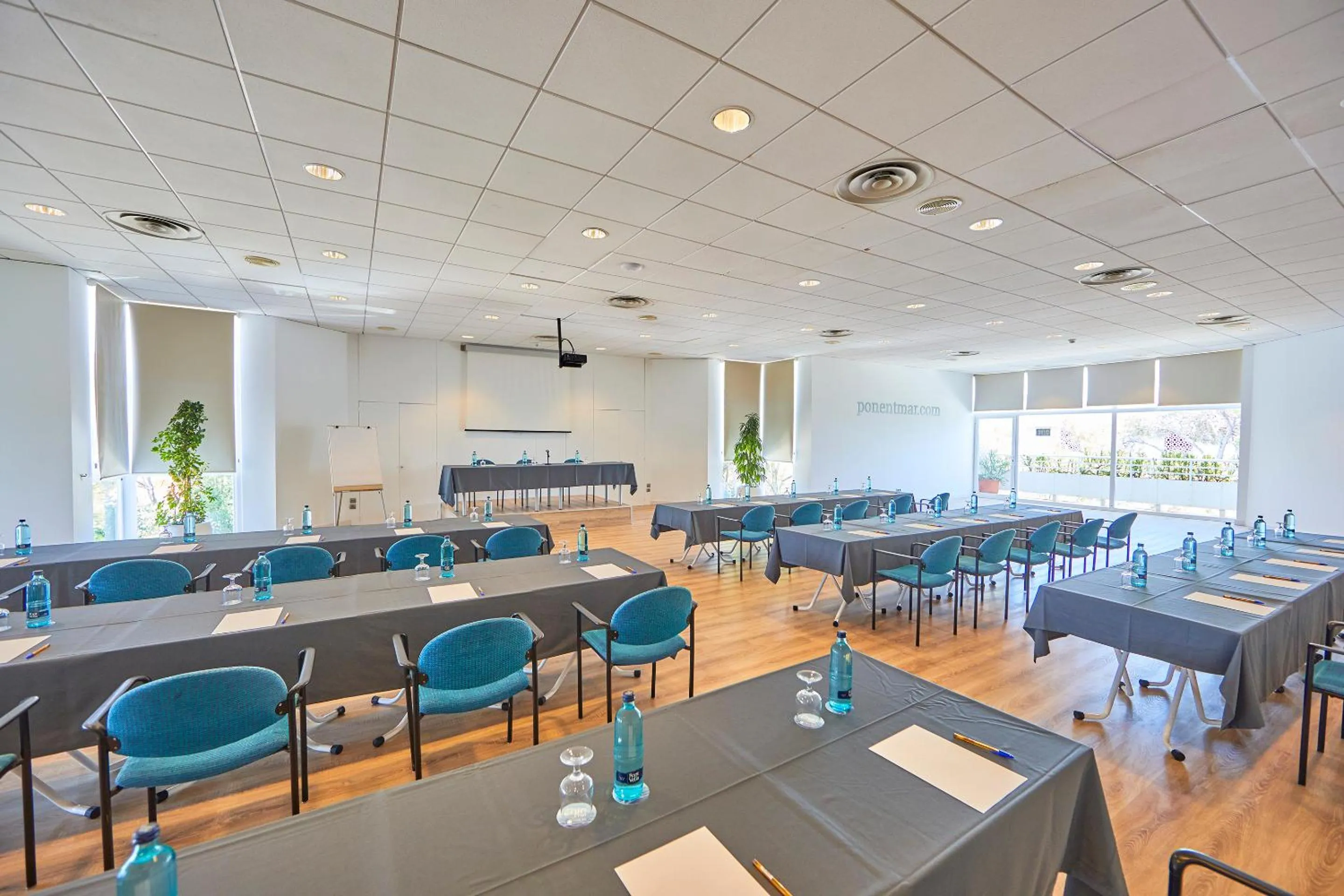 Meeting/conference room in Aparthotel Ponent Mar