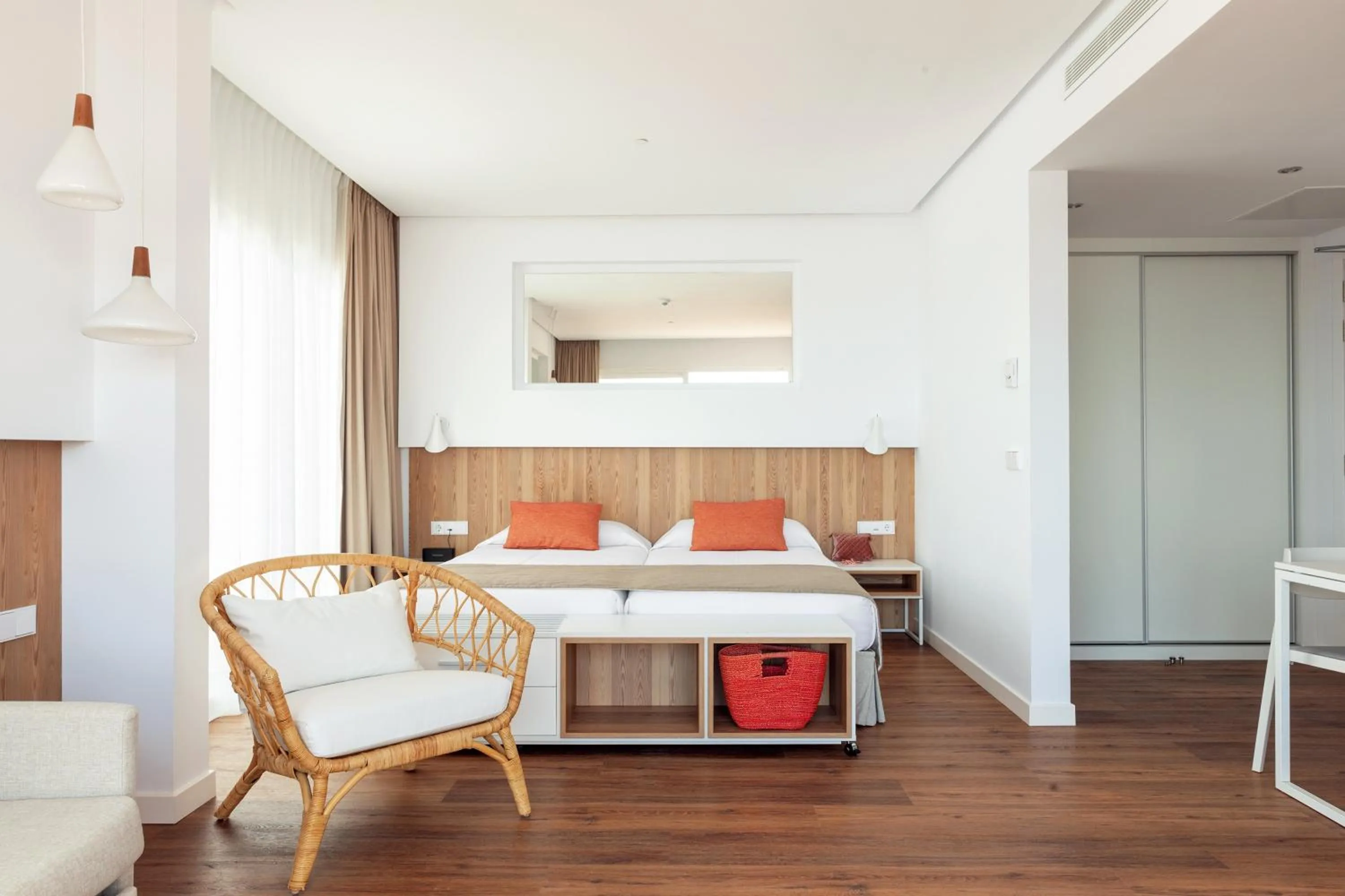 Bed in Aparthotel Ponent Mar