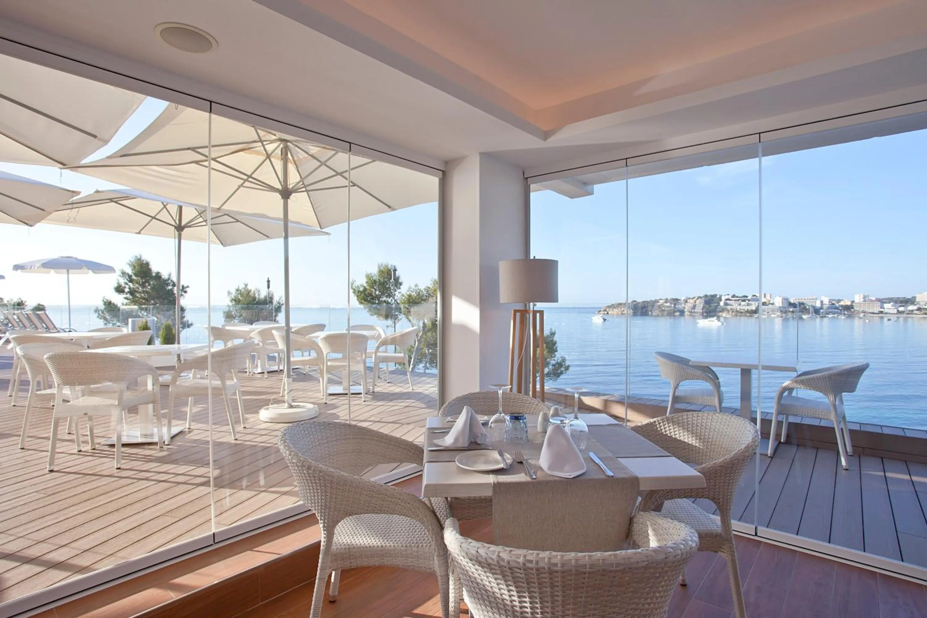 Restaurant/places to eat in Aparthotel Ponent Mar