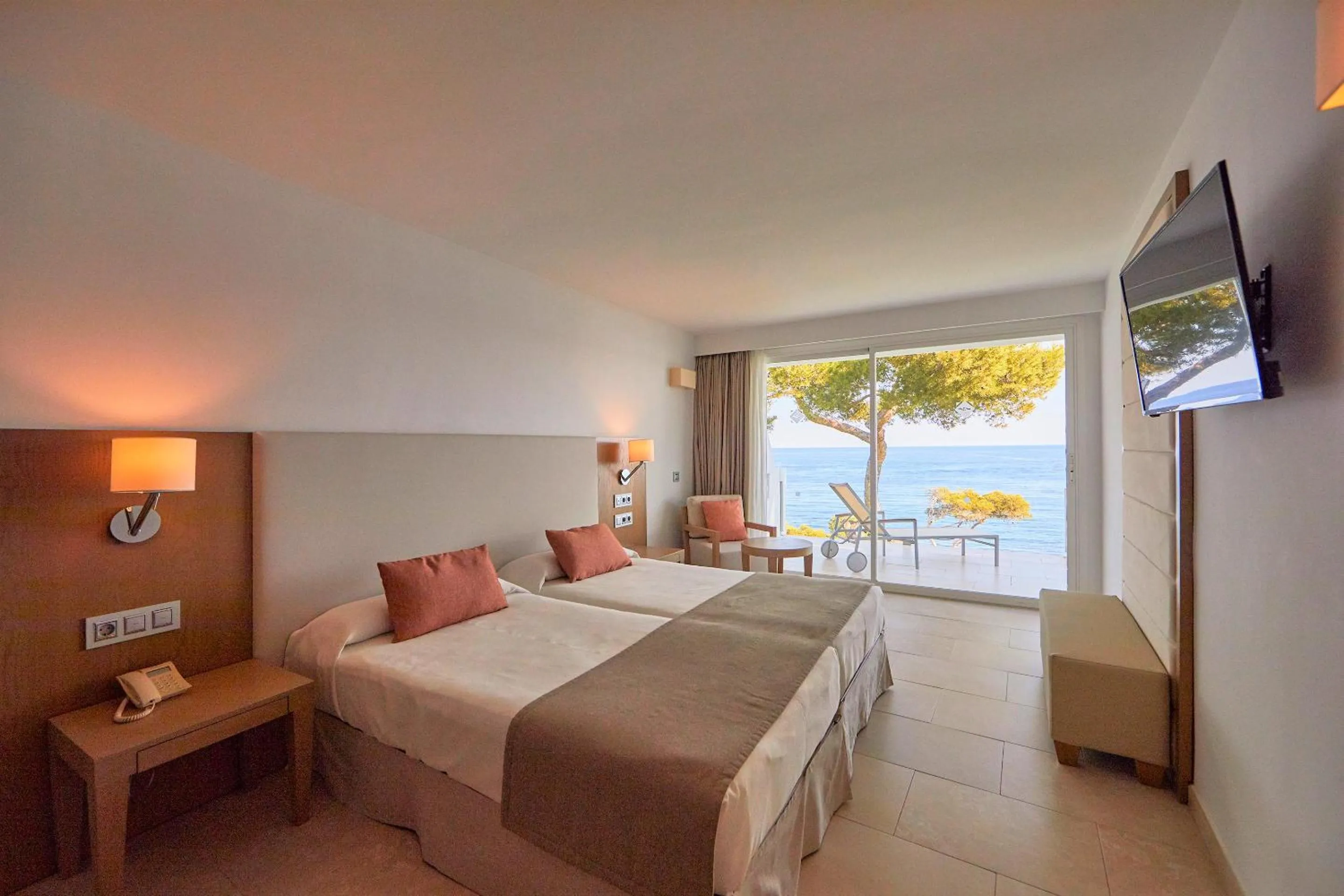 Bedroom, Bed in Aparthotel Ponent Mar