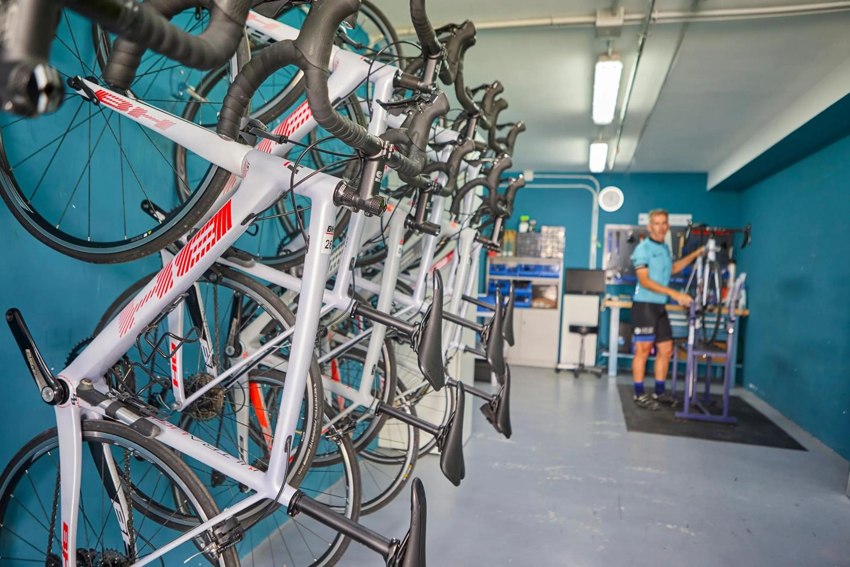 Cycling in Aparthotel Ponent Mar