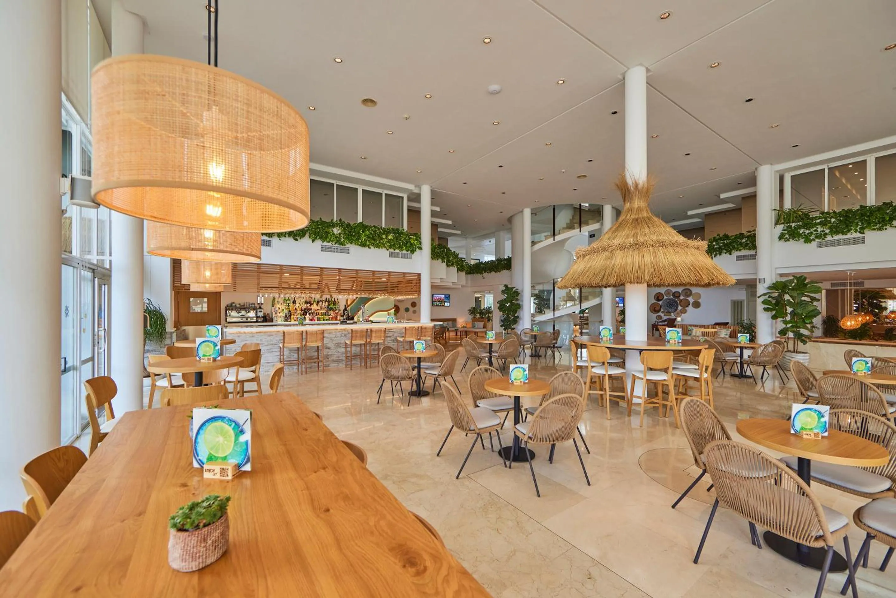 Lounge or bar in Aparthotel Ponent Mar