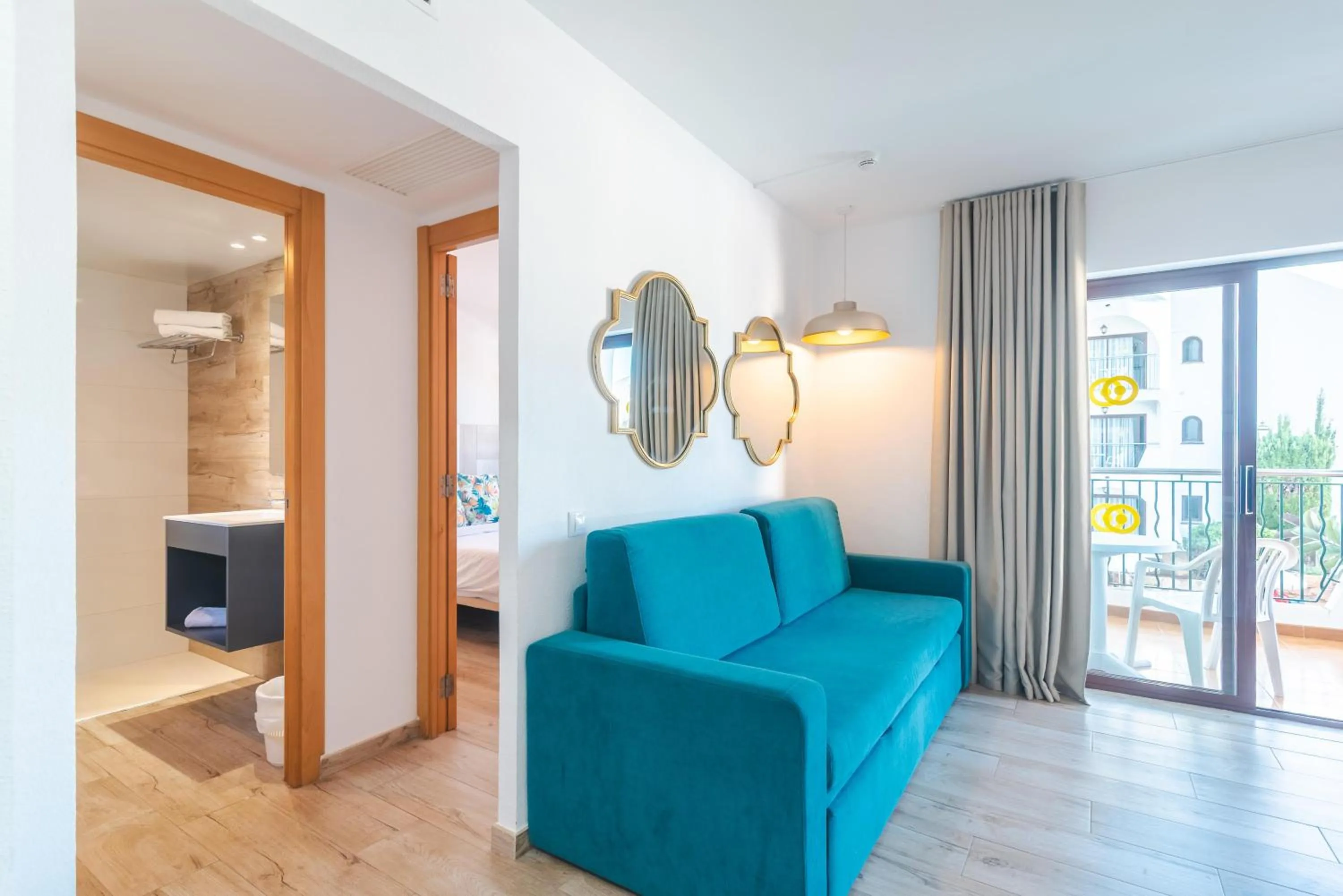 Photo of the whole room in Flipflop Surfing Playa