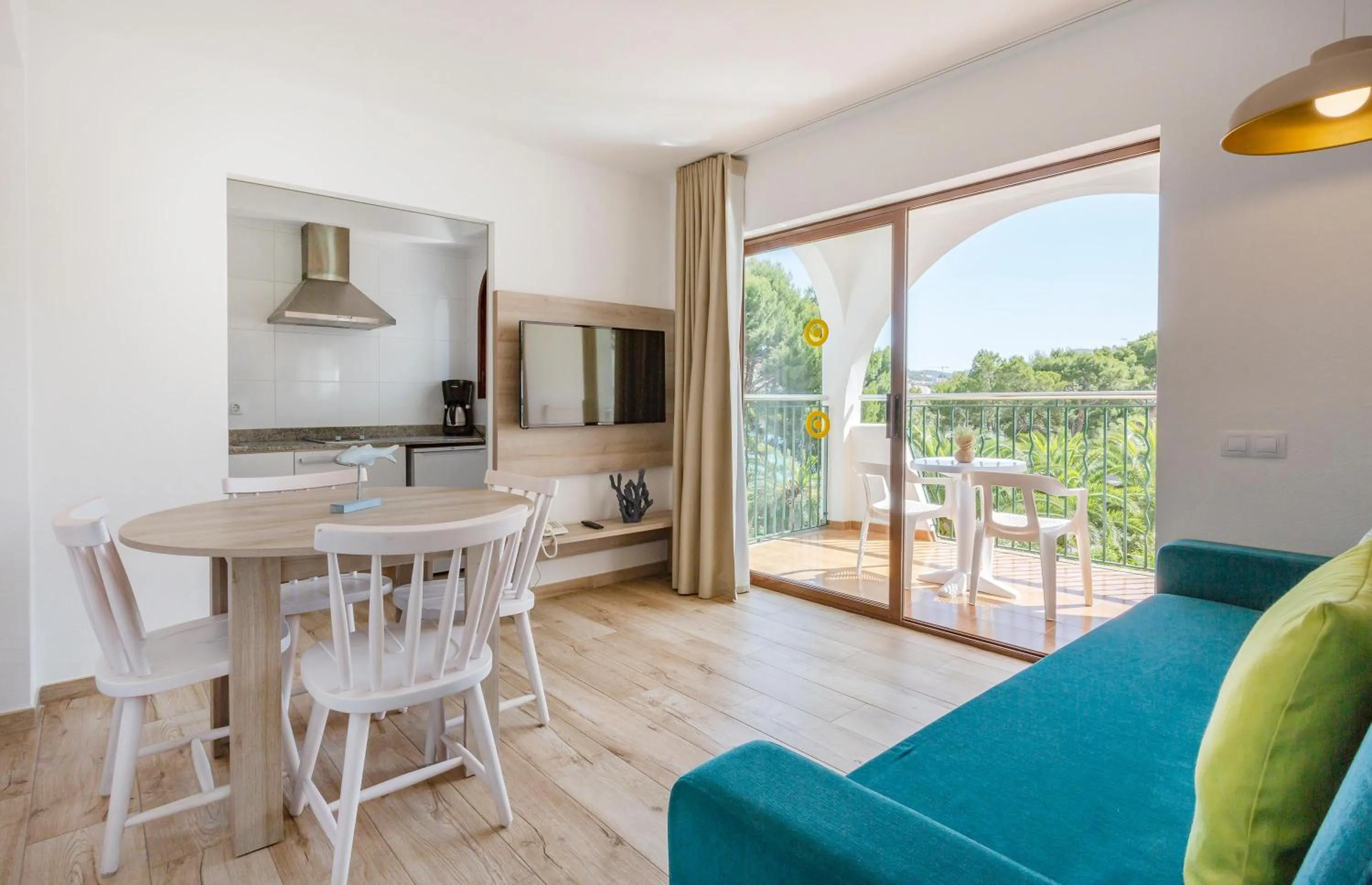 Photo of the whole room in Flipflop Surfing Playa