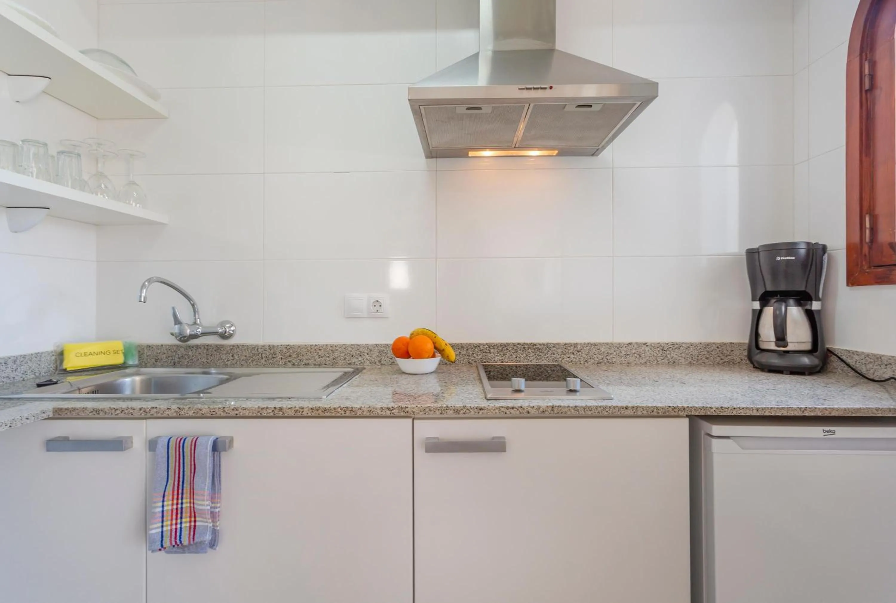 Photo of the whole room in Flipflop Surfing Playa