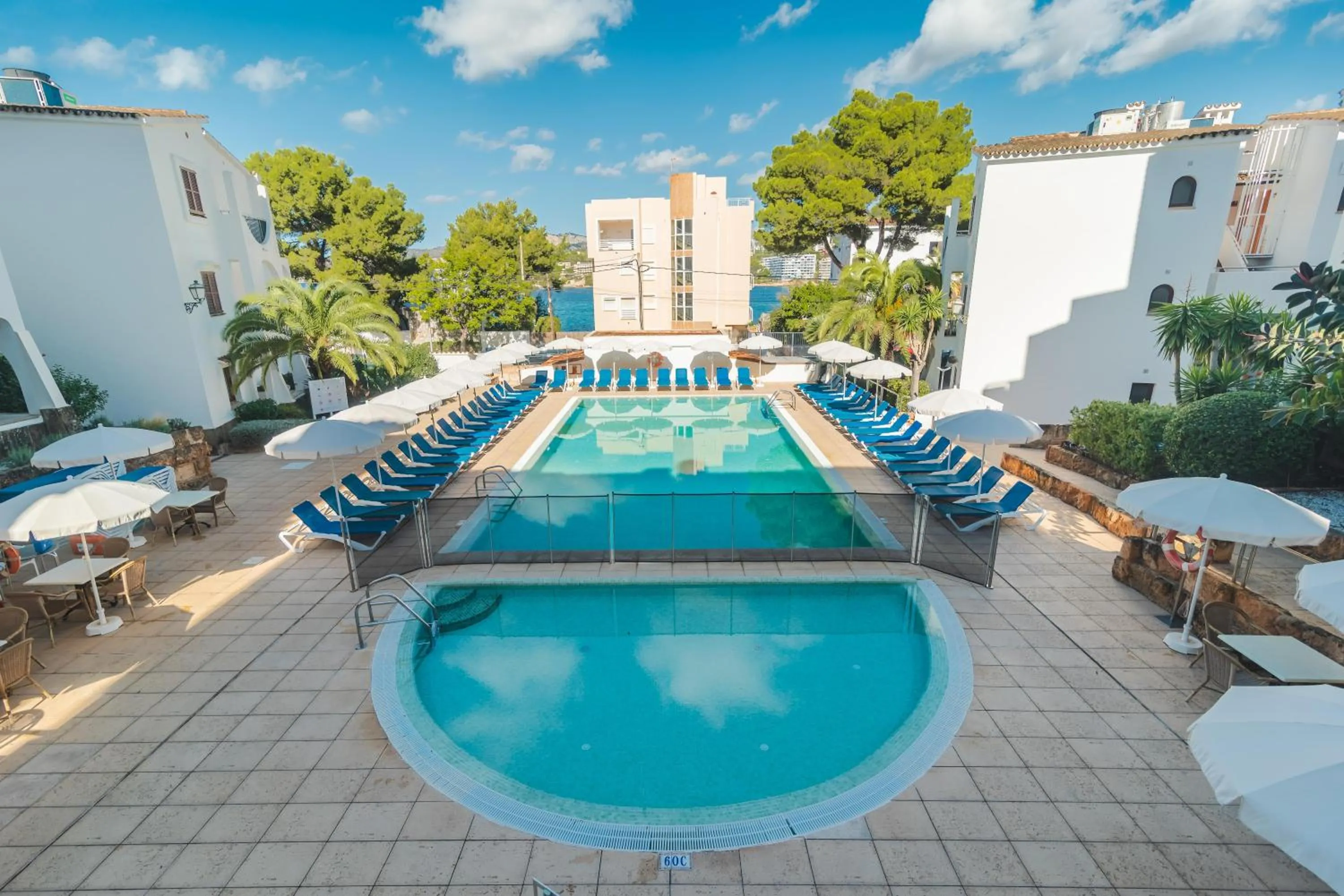 Swimming pool in Flipflop Surfing Playa