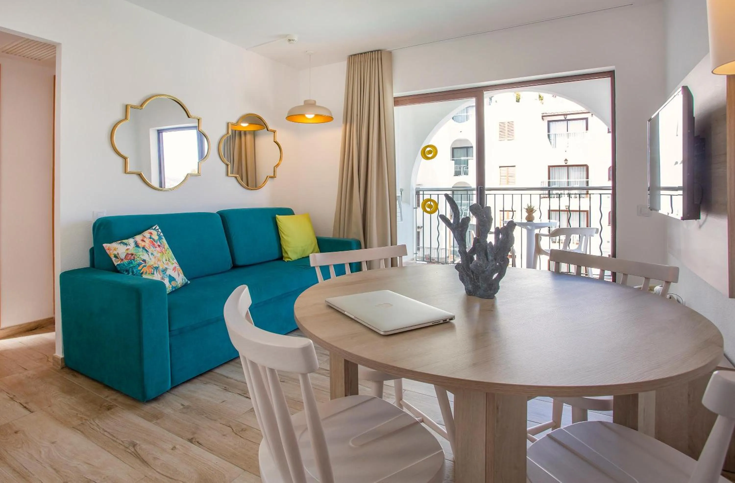 Photo of the whole room in Flipflop Surfing Playa