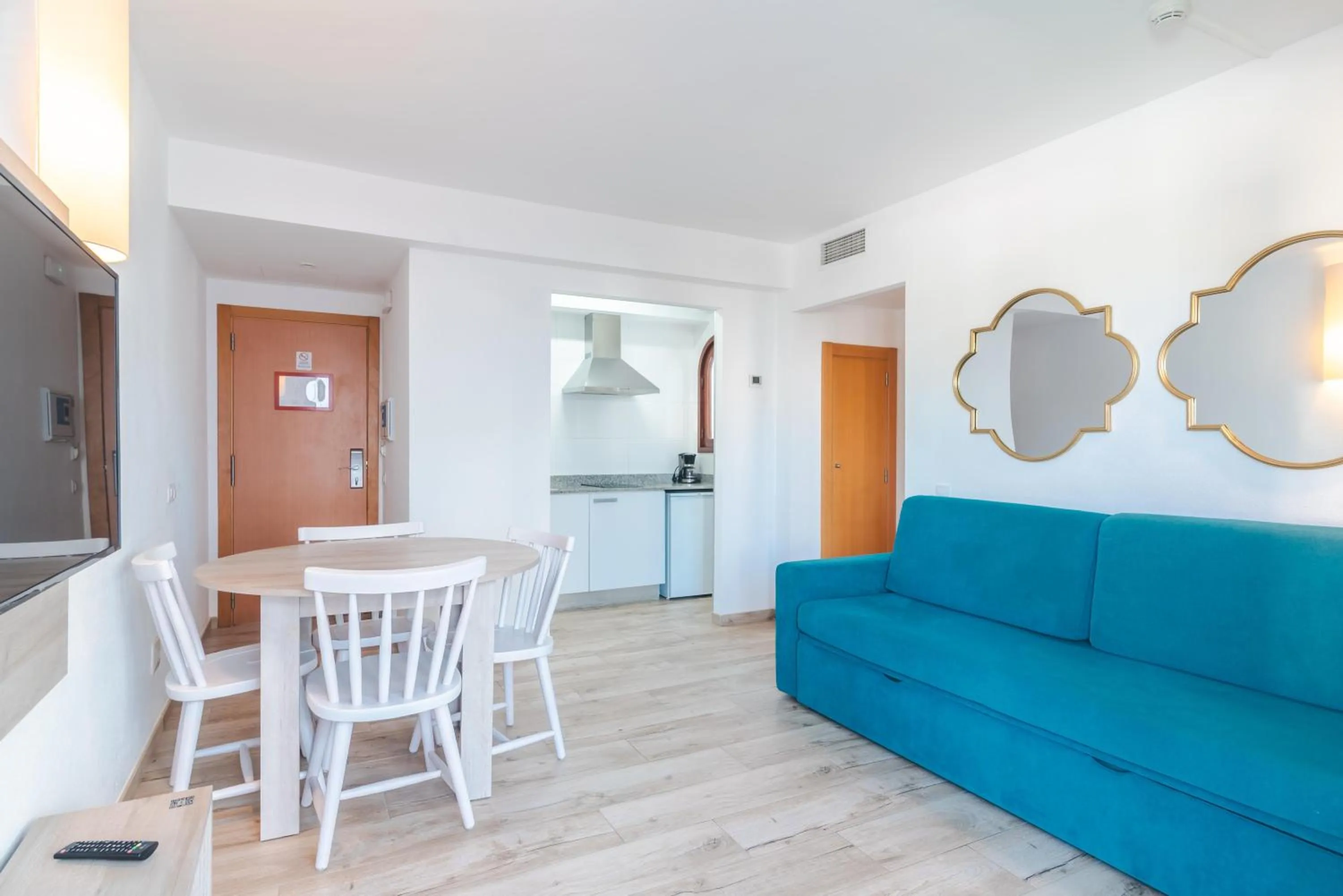 Photo of the whole room in Flipflop Surfing Playa