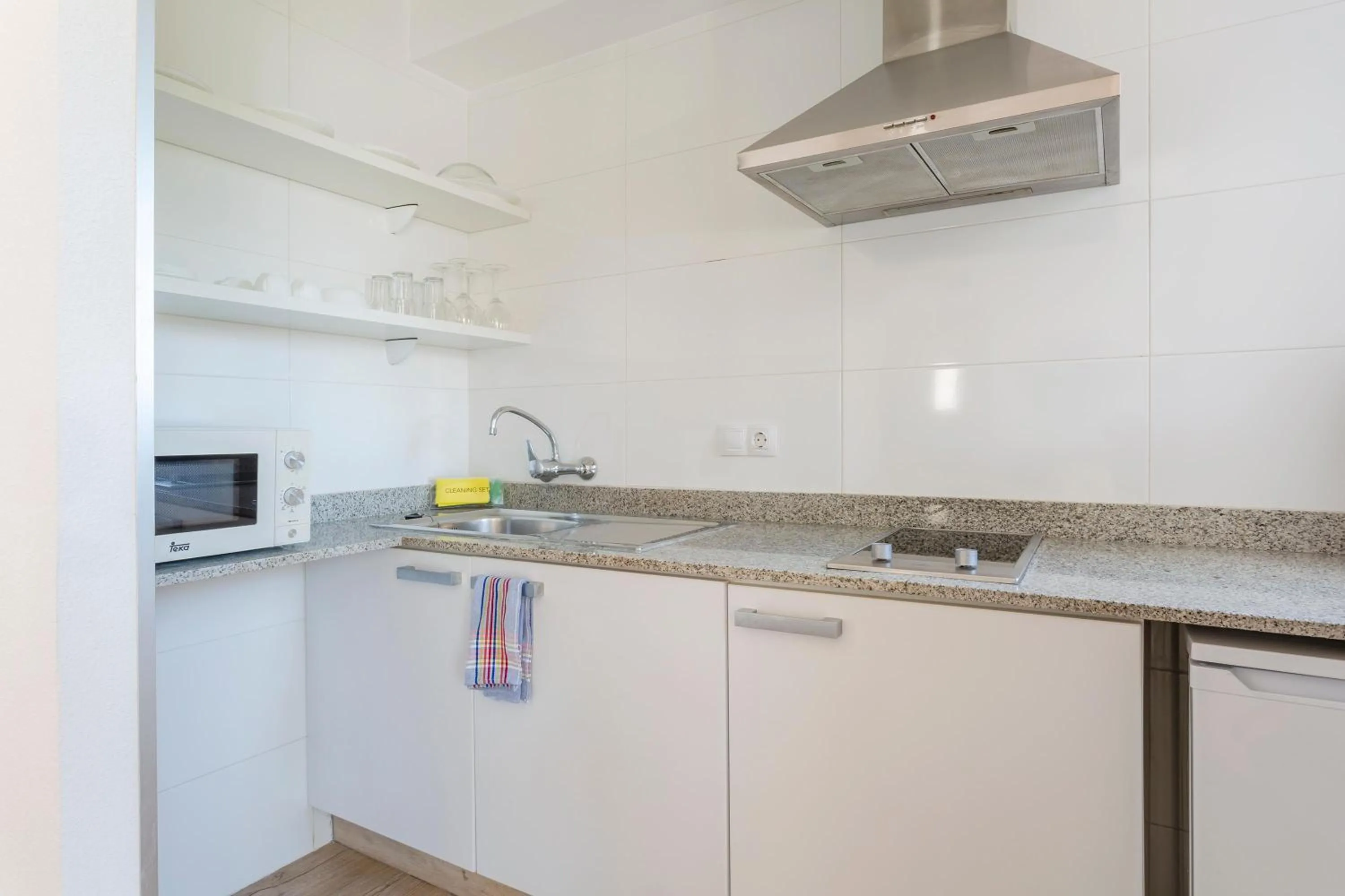 Photo of the whole room in Flipflop Surfing Playa