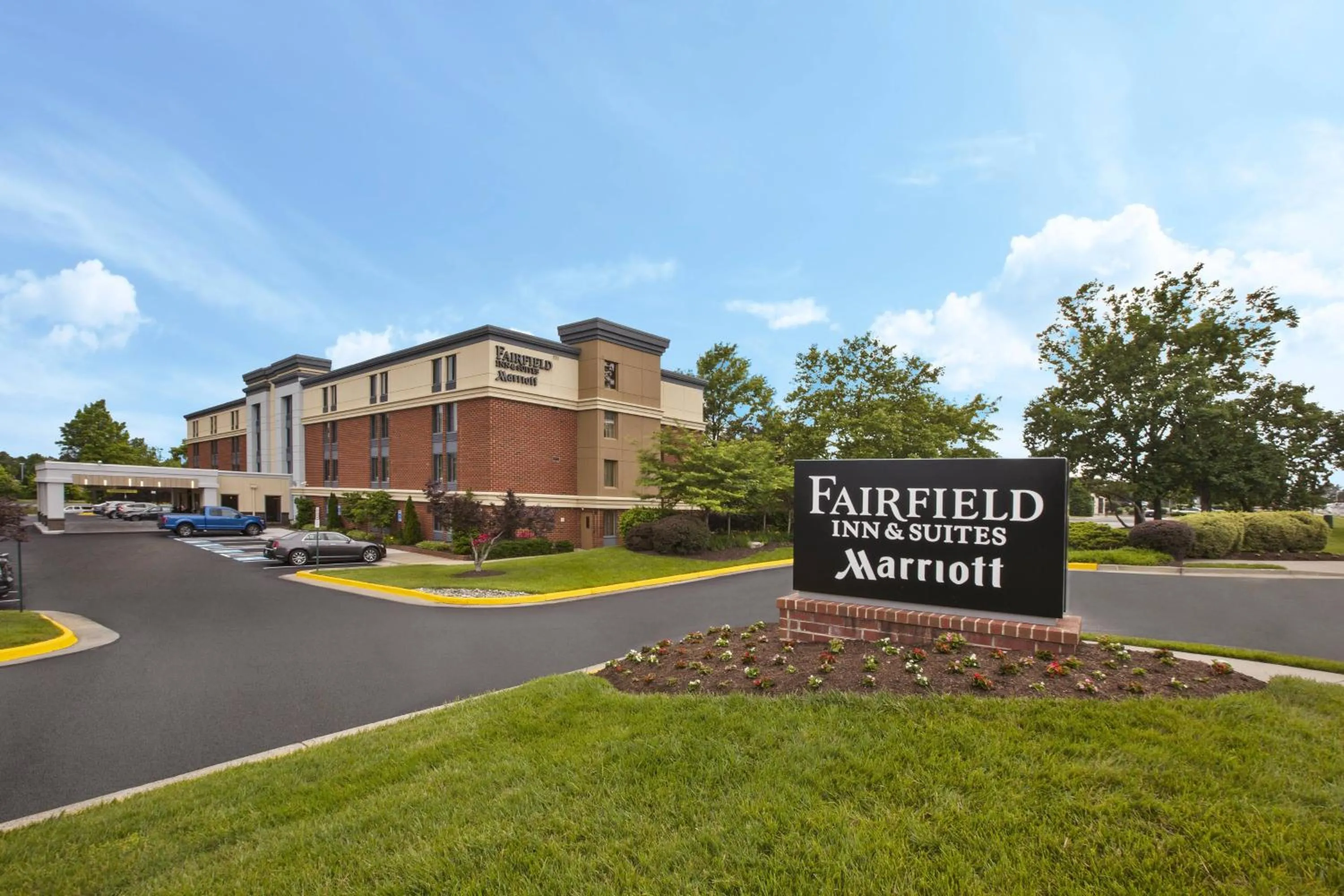 Property building in Fairfield by Marriott Inn & Suites Herndon Reston