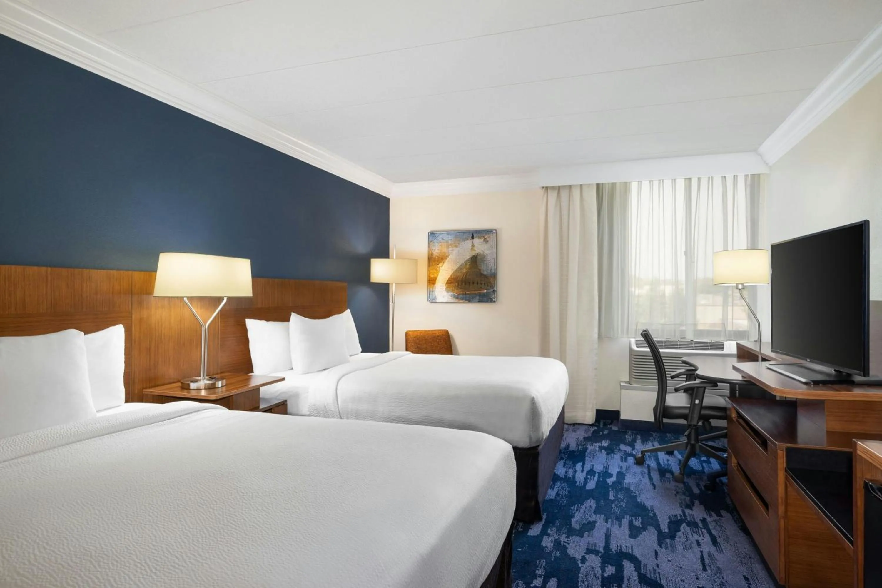 Photo of the whole room, Bed in Fairfield by Marriott Inn & Suites Herndon Reston